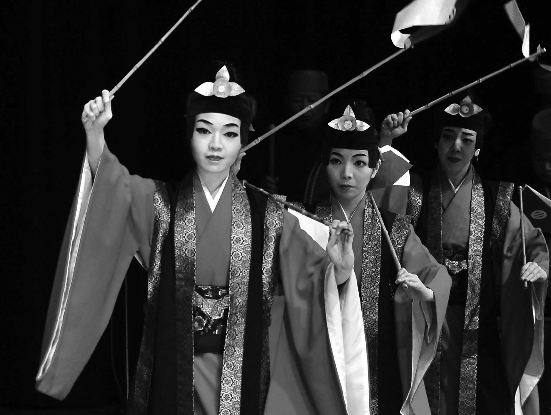 02_Okinawa_Dance_Performance_09_12_Del.jpg