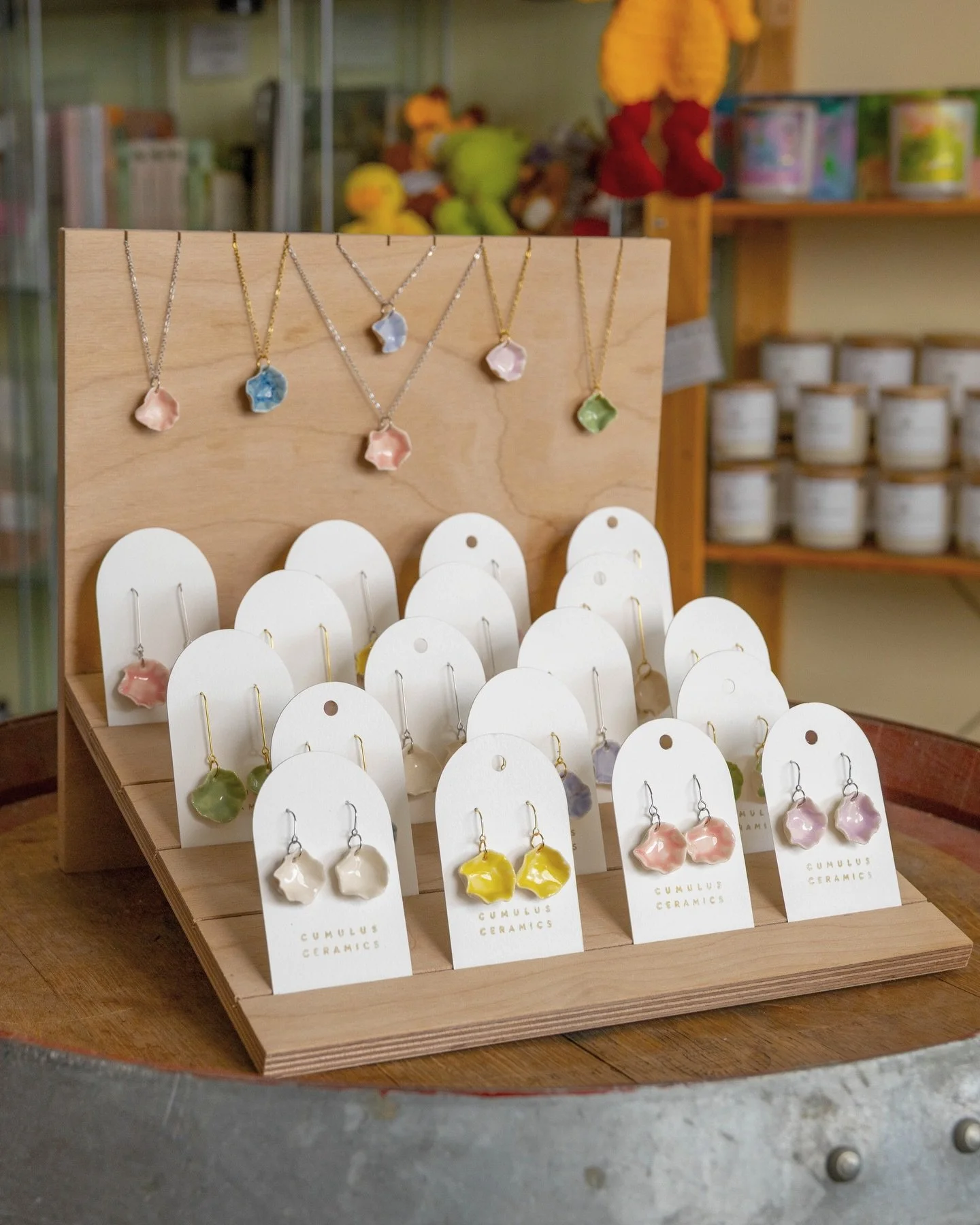 Hand crafted, delicate, one of a kind gifts for Mum. Available in store now 🤍
@cumulus_ceramics
