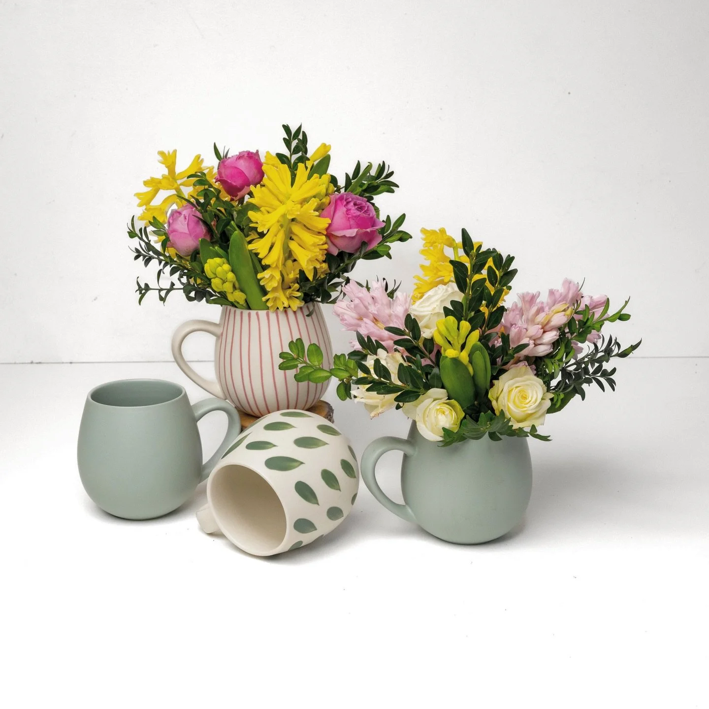 Sweet blooms with a special keepsake for Mum 💛🩷

@robertgordonpottery available in store this Mother&rsquo;s Day.
