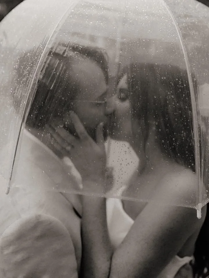 Warm rainy days look this good 
Brittany &amp; Julian 🫶🏼
📸 @timelessmoments_ofus 

#adelaideweddingvenues #adelaideweddings #adelaideweddingsupplier #adelaideweddingvendors #adelaideweddingphotographers #weddingceremony #weddingreceptions  #quince
