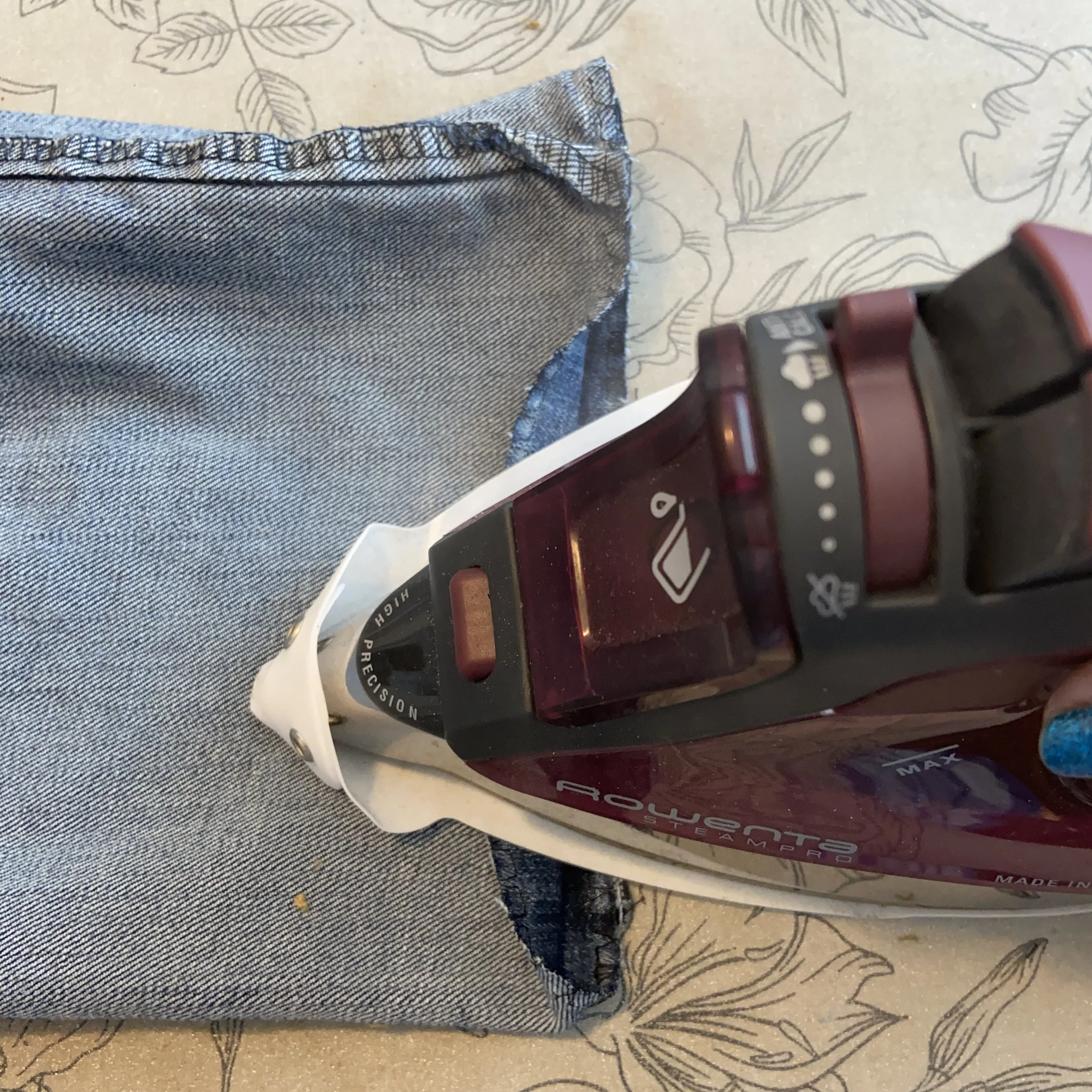 Mending jeans 6.jpeg