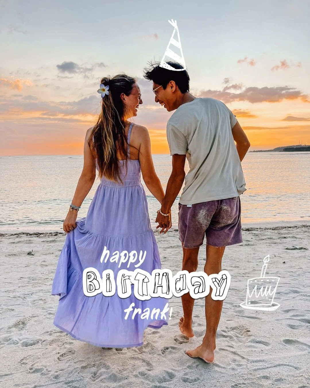 29 jahre frank 🐿️🧁🎉
danke frank, du machst meine welt t&auml;glich sonnig und bunt, ganz egal, wo wir gerade sind 💛🧡🩷

#couplegoals #birthday #love #vanlife #youforever #couplegram #youandme #roam247 #indonesia #bali #baliretreat #balicafe #van