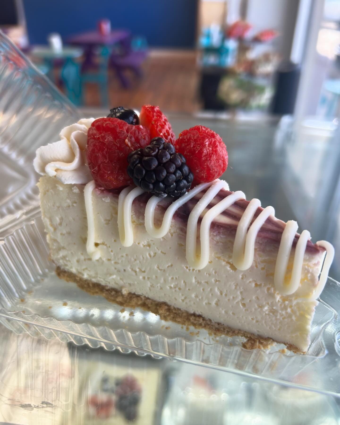 Mixed berry white chocolate cheesecake ! 😳😋😋

Then gluten free raspberry white chocolate cheesecake cupcakes OH MY !!

So many yummy flavors available today ! 
#desserts #dessertscedarcity #cedarcityutah #cedarcityfood
