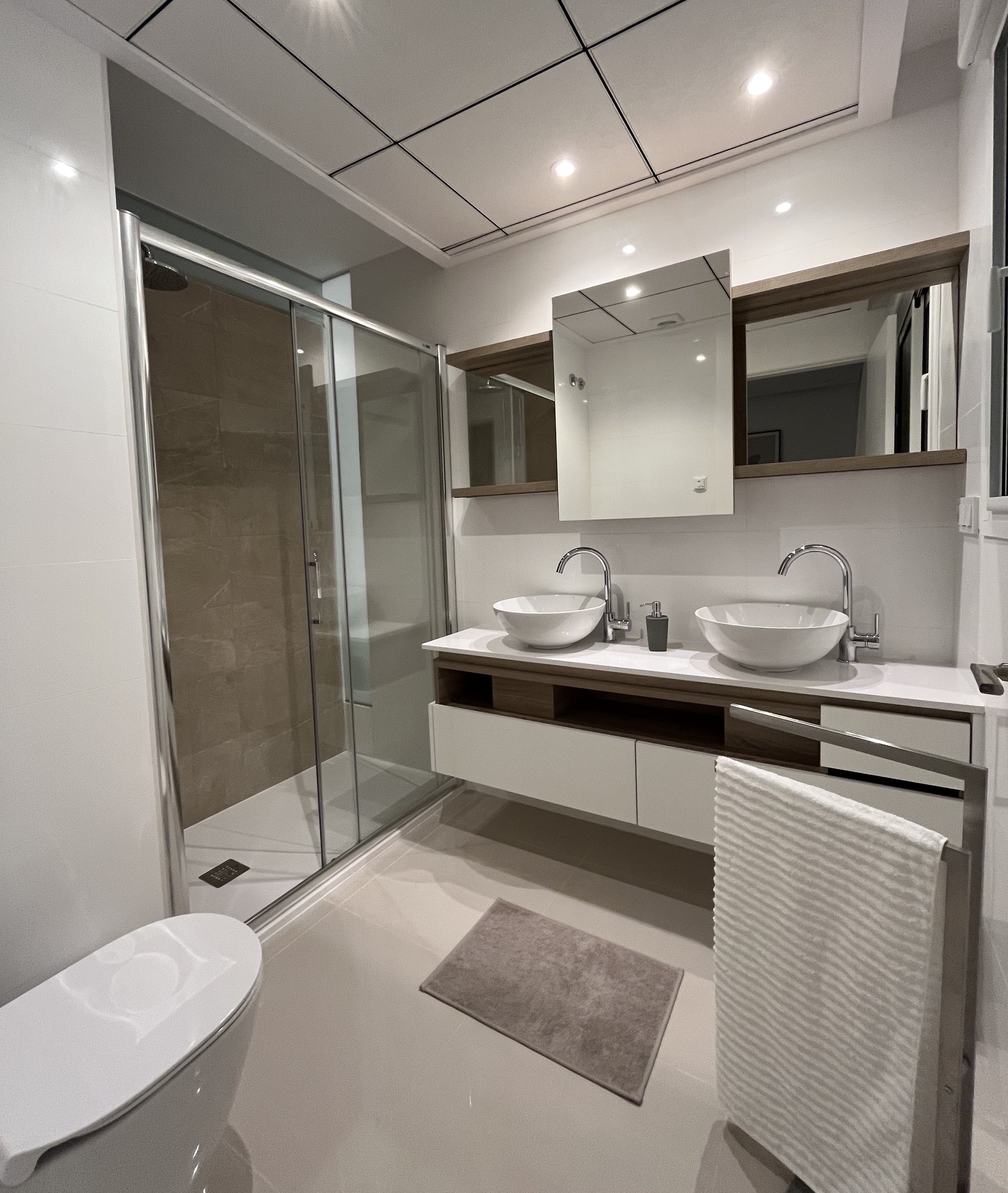 Bathroom 2.jpeg