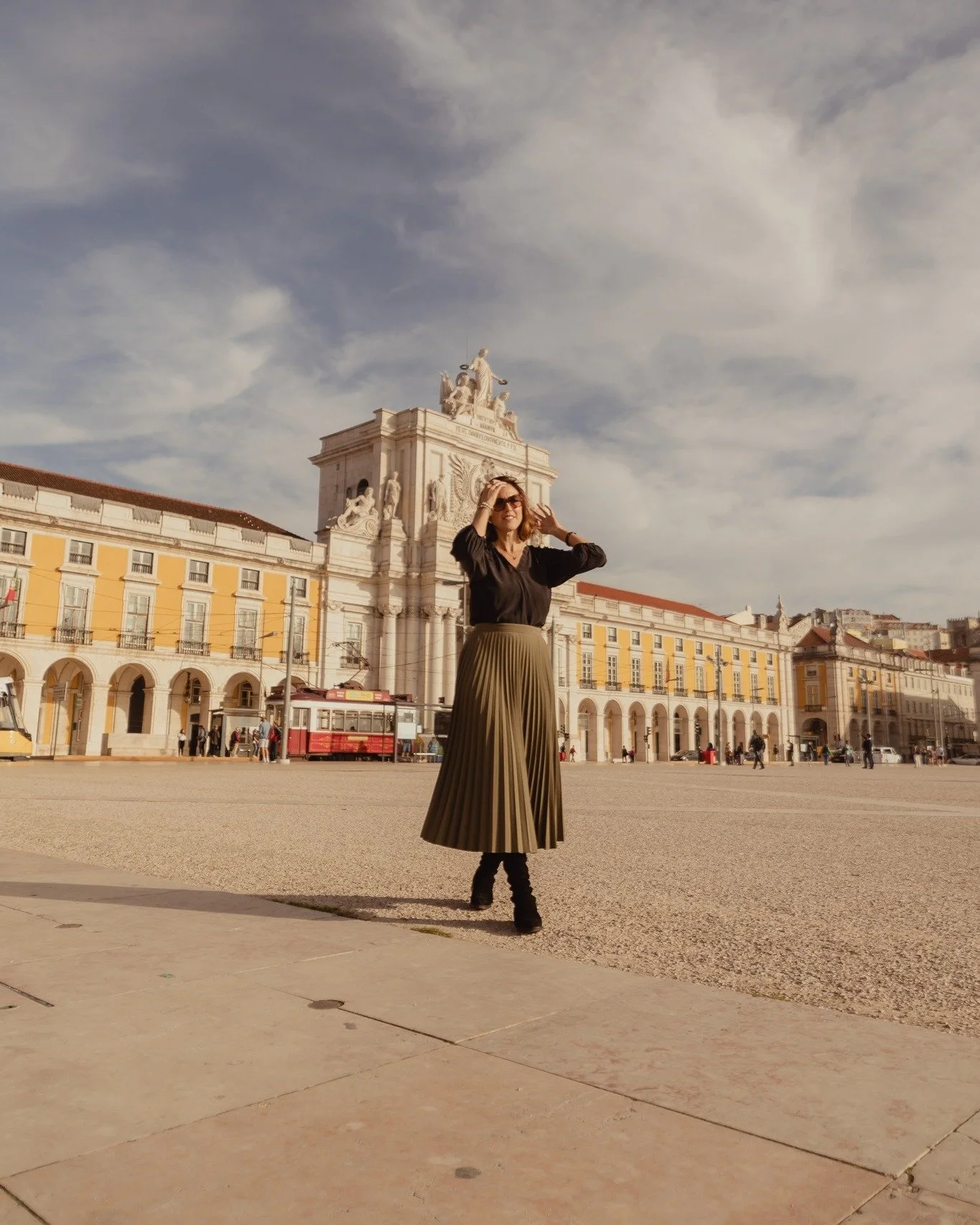 Limiting beliefs Like &lsquo;I Can&rsquo;t Do This&rsquo; Are Holding You Back from Getting The Job You  Want 😮 

What are they? 🤔

Limiting beliefs are beliefs that are holding you back from living your ideal life. 

Where do they stem from? 🤔

T