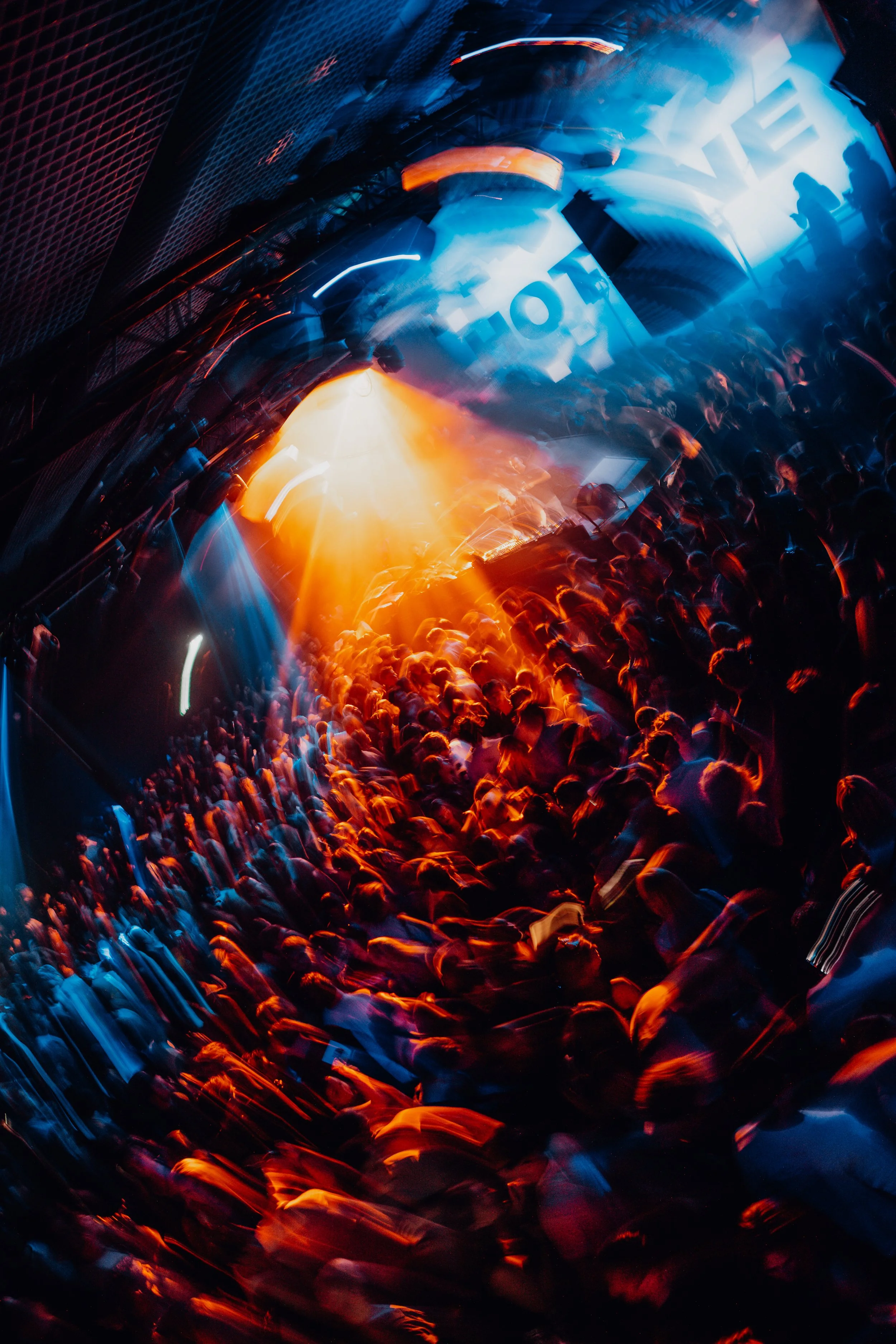 047_JeroenMol_Complex__Hotline_HR_20260926.jpg