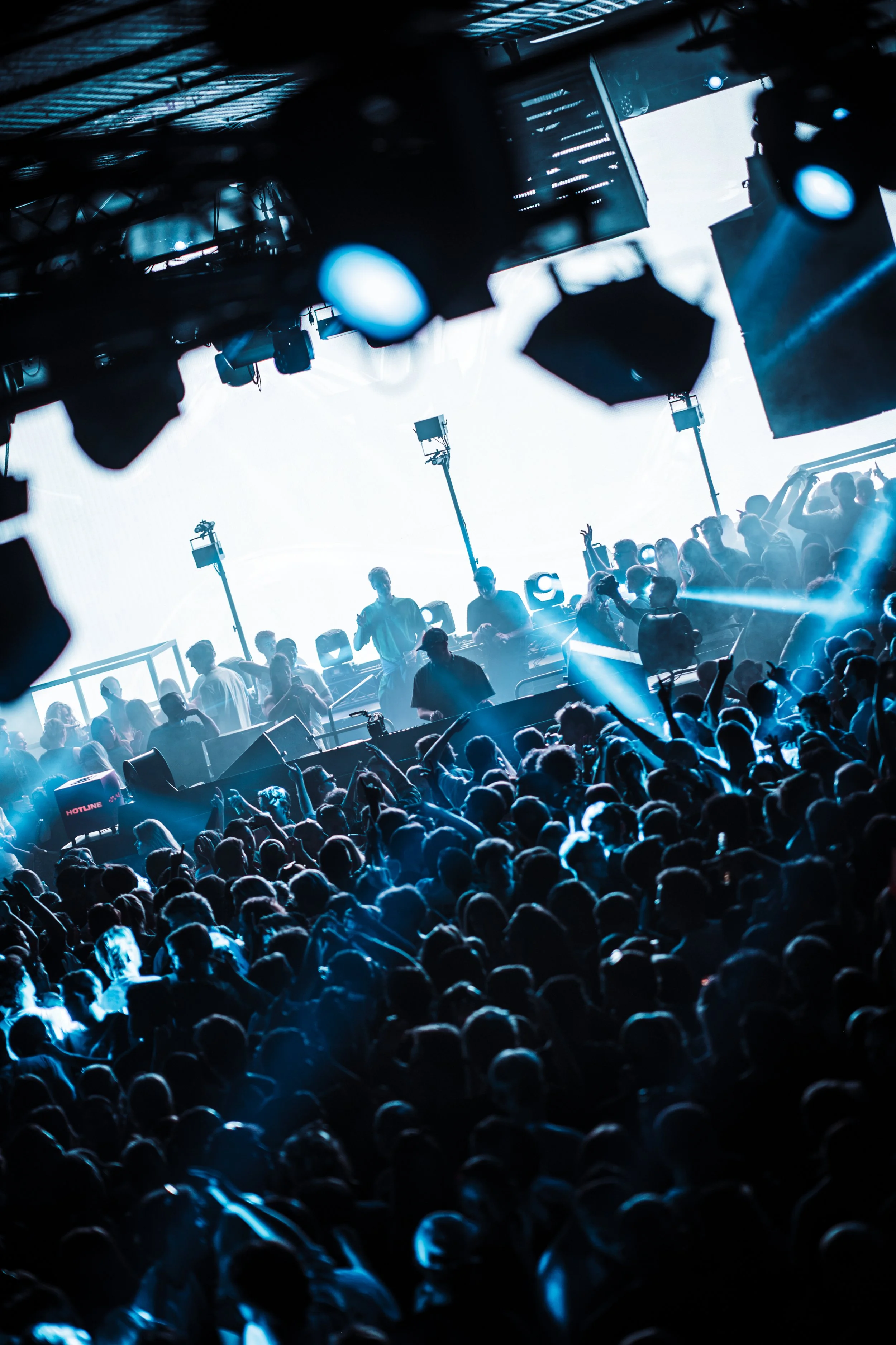 024_JeroenMol_Complex__Hotline_HR_20260926.jpg