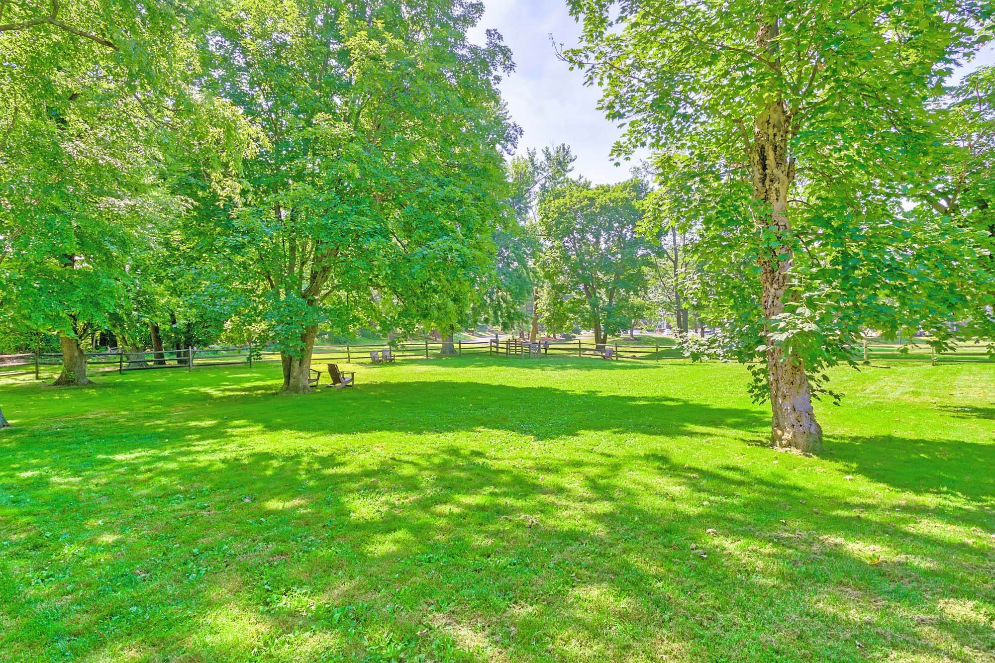 Photo Gallery Yardley Apartments — Polo Run