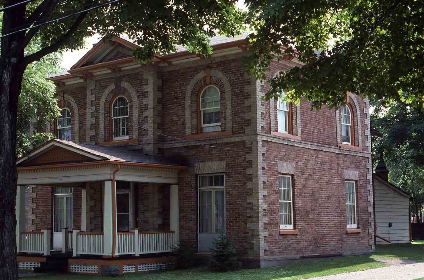 Glenelg Street, Lindsay, private residence, 1977