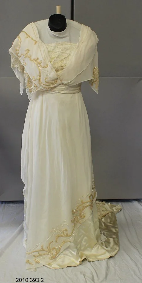 roby gown 1.jpeg