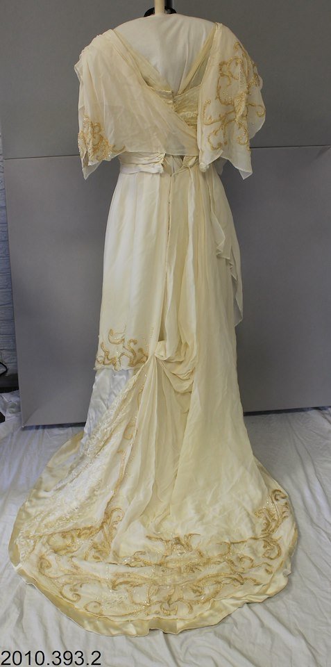roby gown 2.jpeg