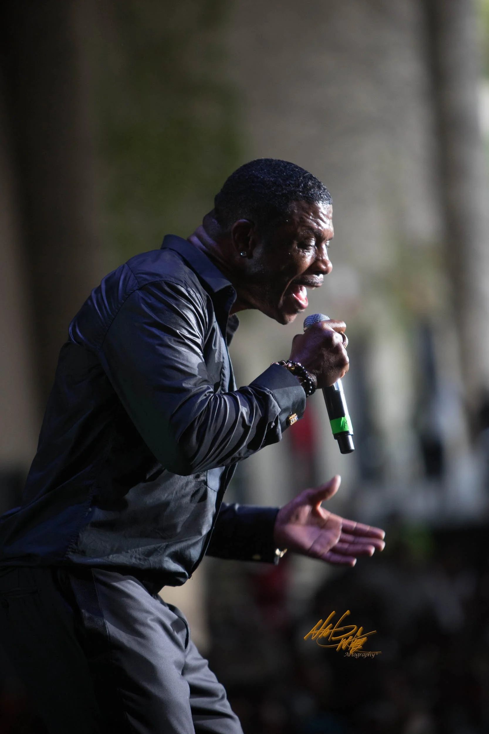 Concert photography featuring KEITH SWEAT captured by Nat Carter for Nat Carter Artography. Copyright © Nat Carter, Nat Carter Artography 2022 All Rights Reserved.