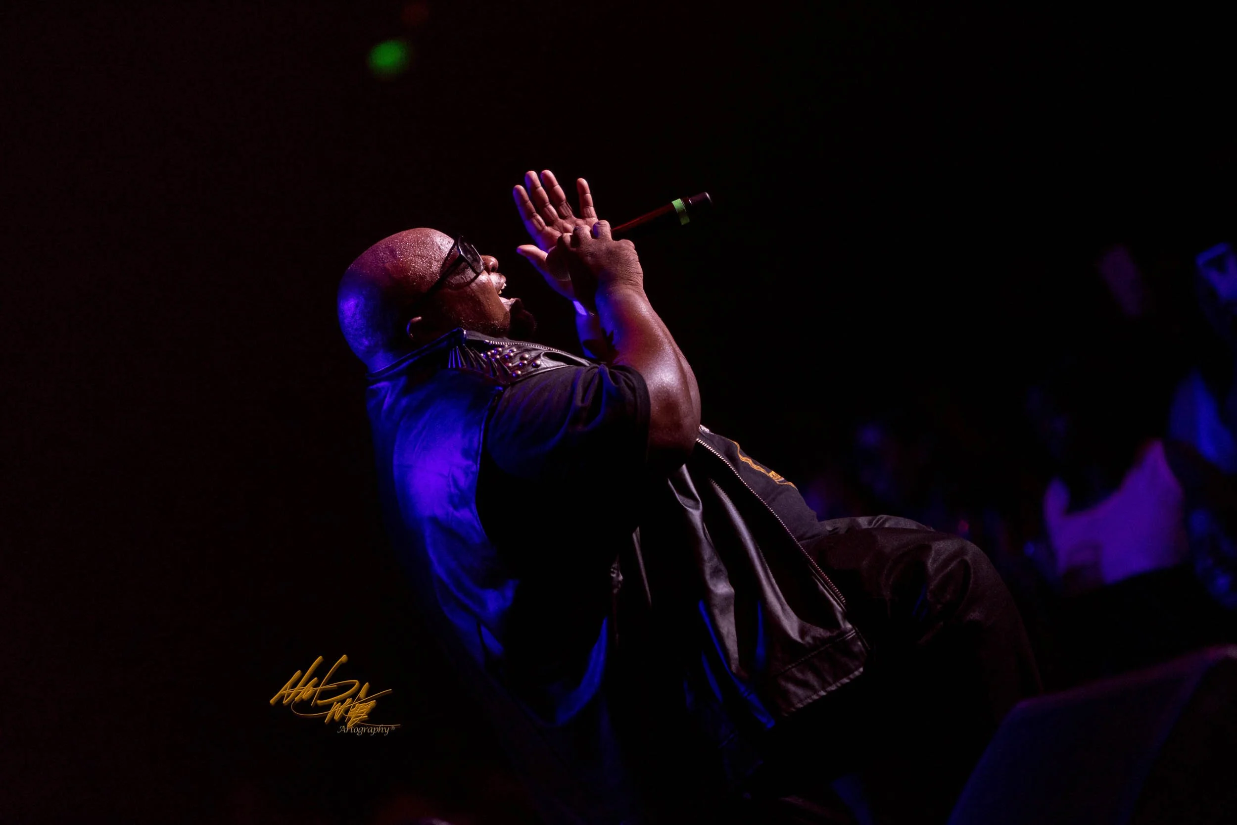 Concert photography featuring DRU HILL captured by Nat Carter for Nat Carter Artography. Copyright © Nat Carter Nat Carter Artography 2022 All Rights Reserved.