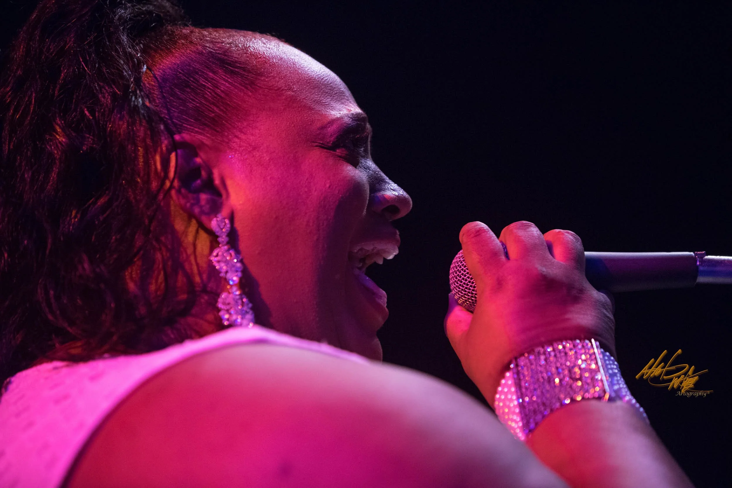 Jane Eugene & LOOSE ENDS captured by Nat Carter for Nat Carter Artography. Copyright © Nat Carter Nat Carter Artography 2022 All Rights Reserved.