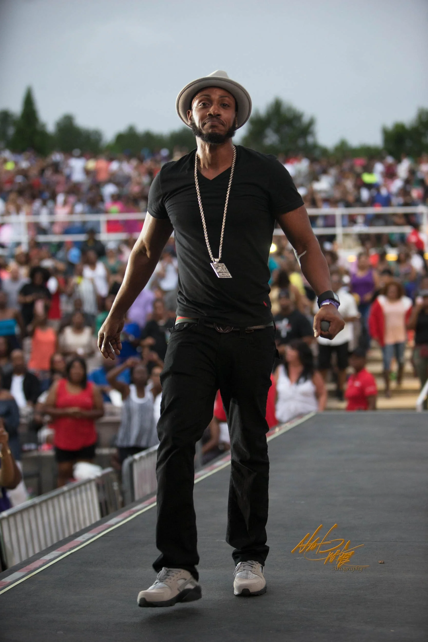 Concert photography featuring MYSTIKAL captured by Nat Carter for Nat Carter Artography. Copyright © Nat Carter, Nat Carter Artography 2022 All Rights Reserved.