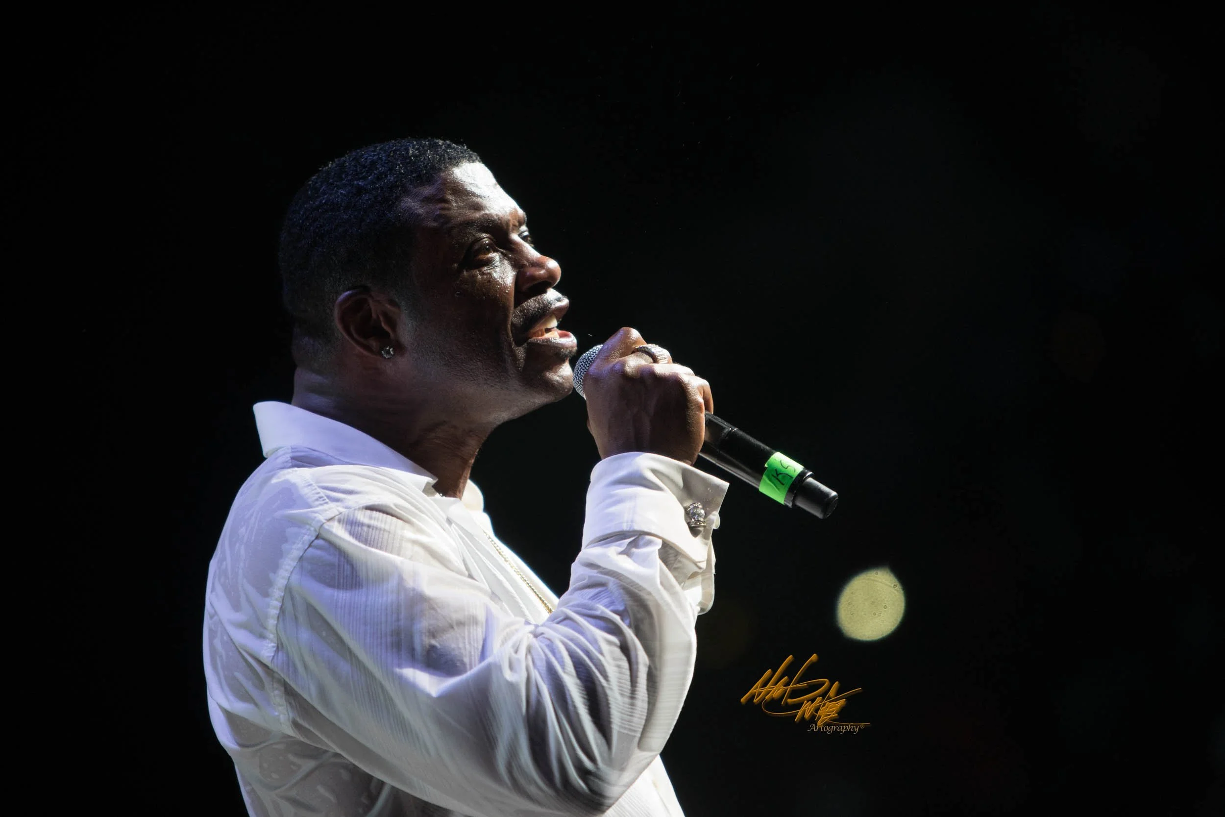 Concert photography featuring KEITH SWEAT captured by Nat Carter for Nat Carter Artography. Copyright © Nat Carter, Nat Carter Artography 2022 All Rights Reserved.