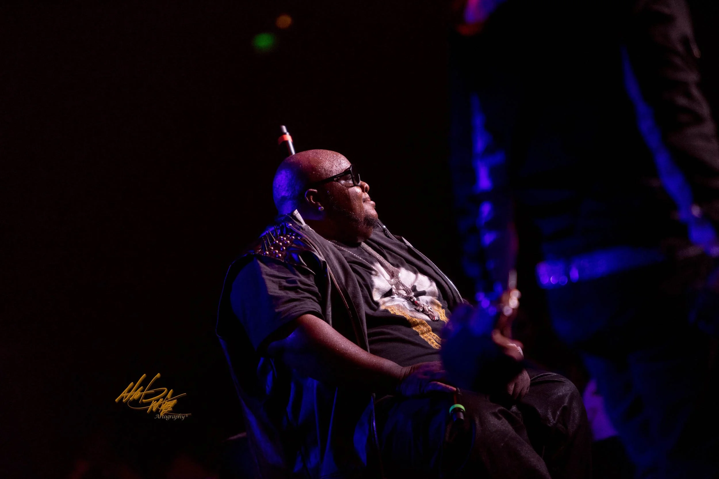 Concert photography featuring DRU HILL captured by Nat Carter for Nat Carter Artography. Copyright © Nat Carter Nat Carter Artography 2022 All Rights Reserved.