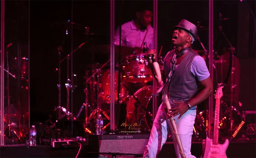 Concert photography featuring MINT CONDITION captured by Nat Carter for Nat Carter Artography. Copyright © Nat Carter, Nat Carter Artography 2022 All Rights Reserved.