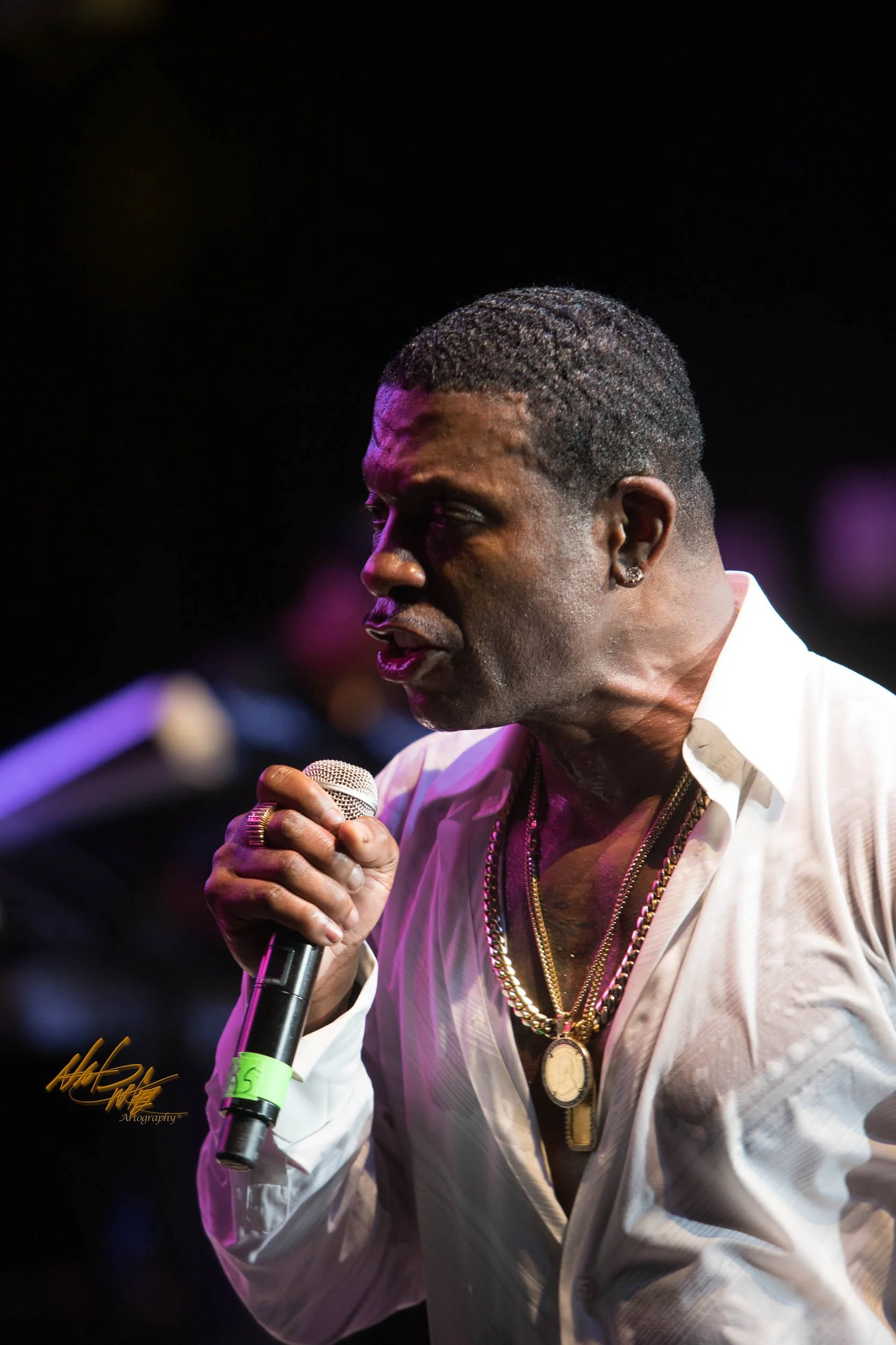 Concert photography featuring KEITH SWEAT captured by Nat Carter for Nat Carter Artography. Copyright © Nat Carter, Nat Carter Artography 2022 All Rights Reserved.
