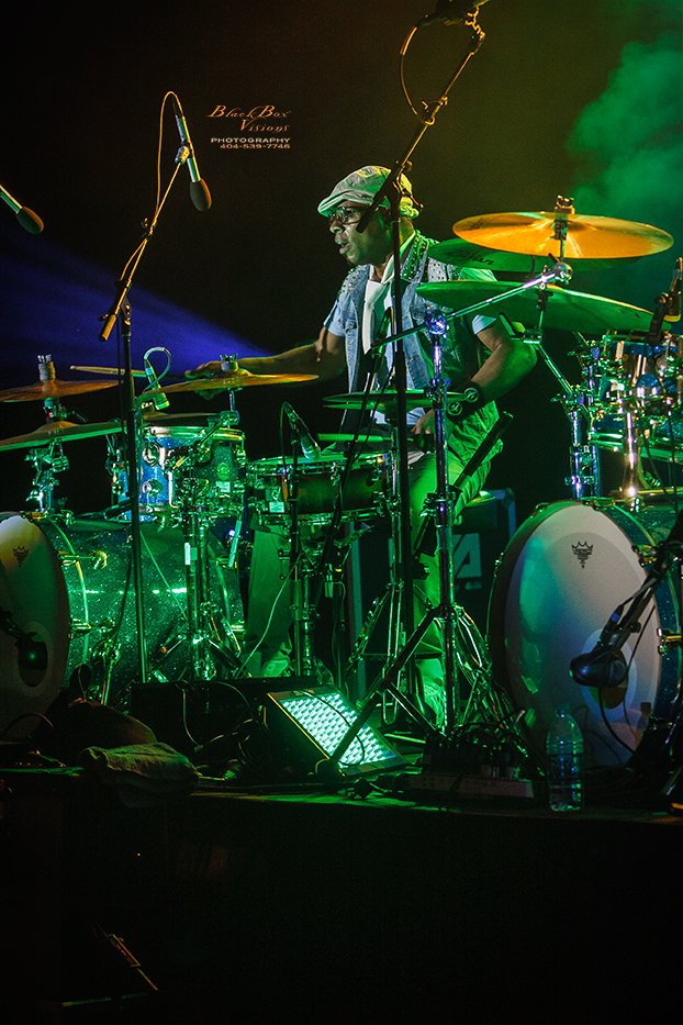 Concert photography featuring MINT CONDITION captured by Nat Carter for Nat Carter Artography. Copyright © Nat Carter, Nat Carter Artography 2022 All Rights Reserved.
