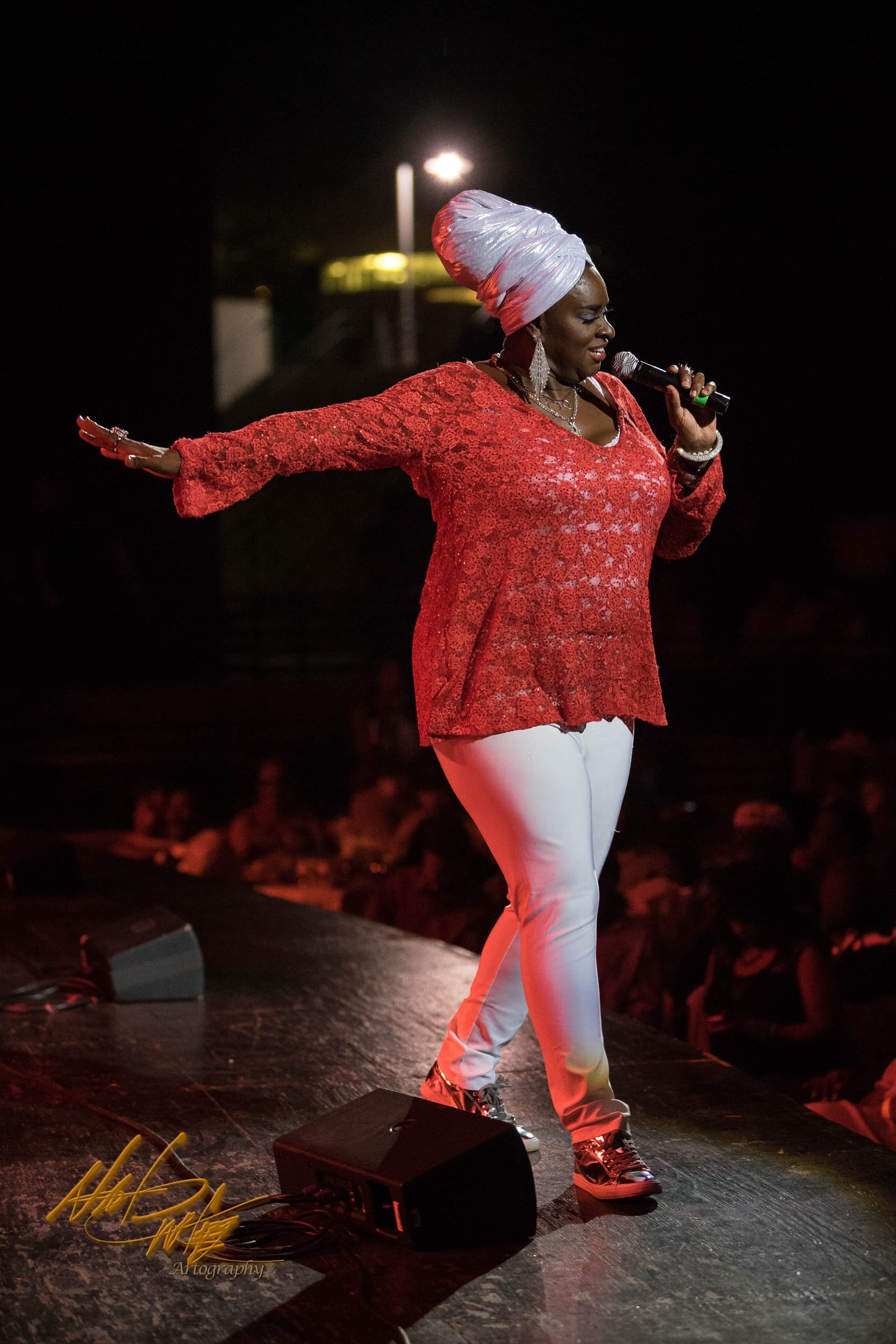 Jane Eugene & LOOSE ENDS captured by Nat Carter for Nat Carter Artography. Copyright © Nat Carter Nat Carter Artography 2022 All Rights Reserved.