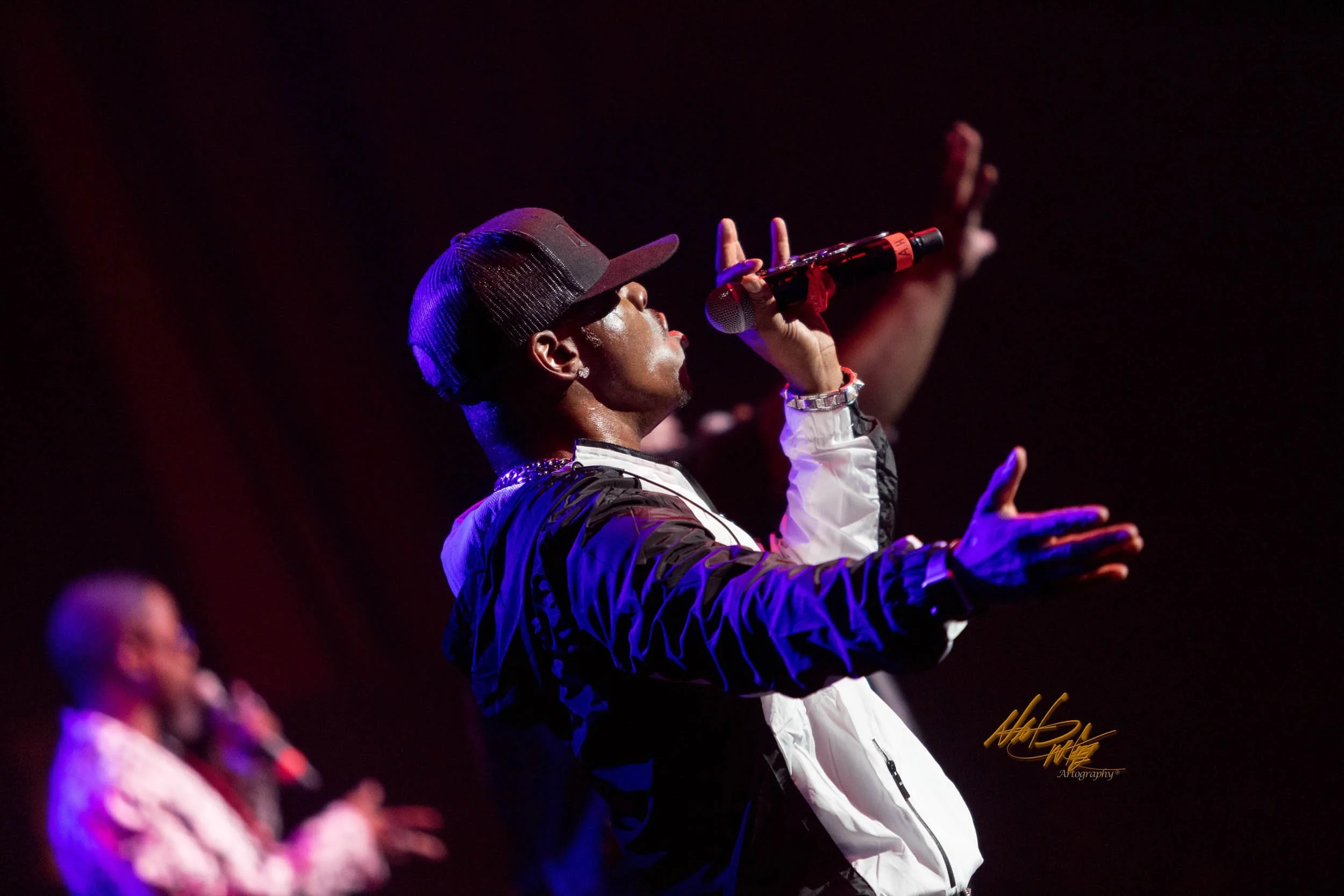 Concert photography featuring DRU HILL captured by Nat Carter for Nat Carter Artography. Copyright © Nat Carter Nat Carter Artography 2022 All Rights Reserved.