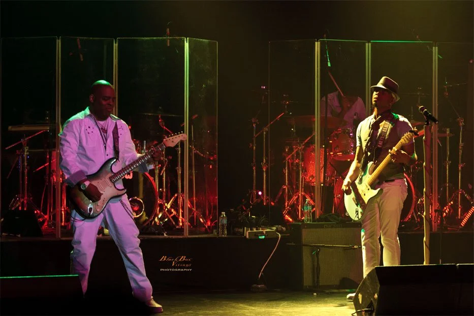 Concert photography featuring MINT CONDITION captured by Nat Carter for Nat Carter Artography. Copyright © Nat Carter, Nat Carter Artography 2022 All Rights Reserved.