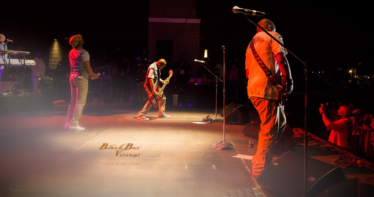 Concert photography featuring MINT CONDITION captured by Nat Carter for Nat Carter Artography. Copyright © Nat Carter, Nat Carter Artography 2022 All Rights Reserved.