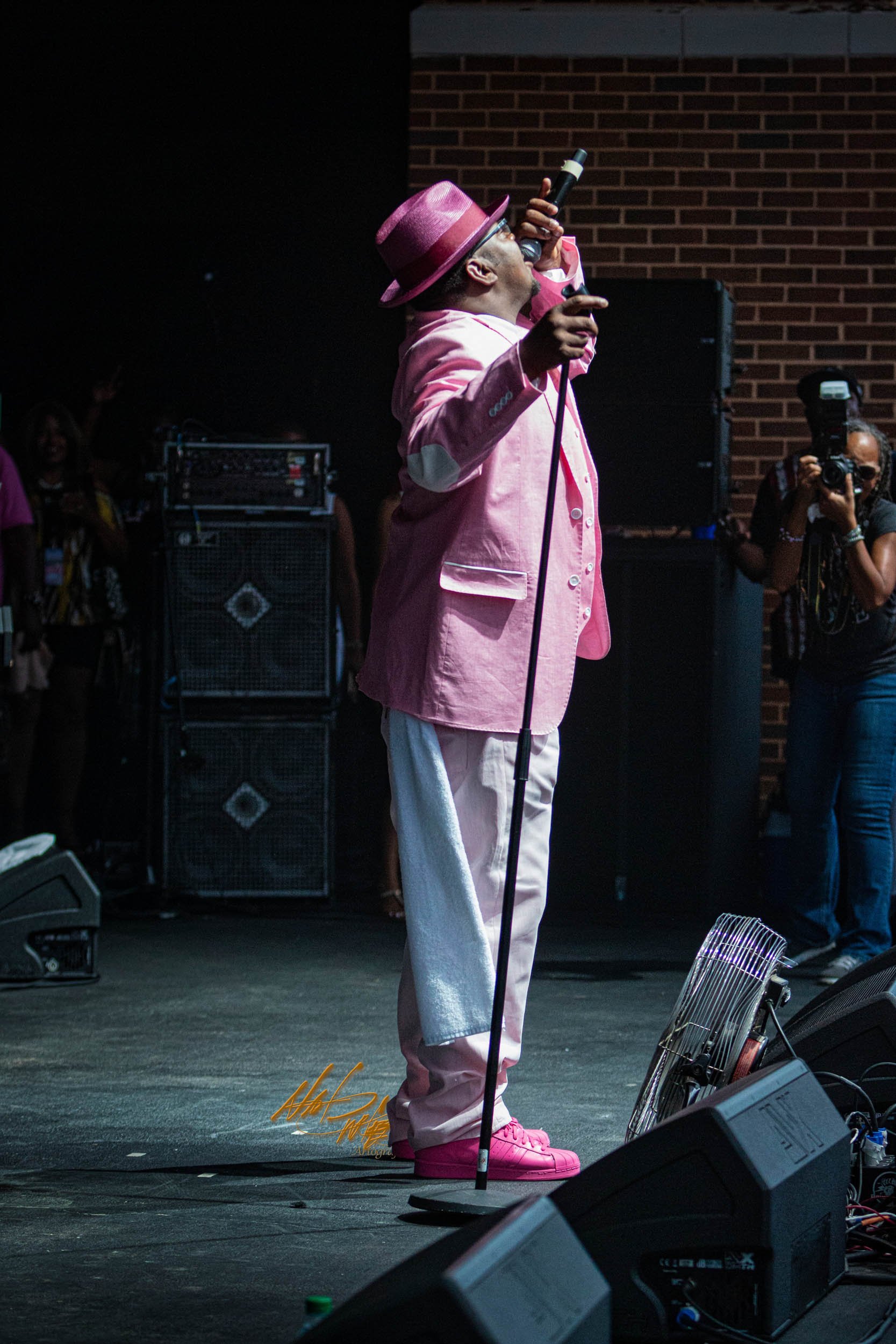 Concert photography featuring MINT BOBBY BROWN captured by Nat Carter for Nat Carter Artography. Copyright © Nat Carter, Nat Carter Artography 2022 All Rights Reserved.