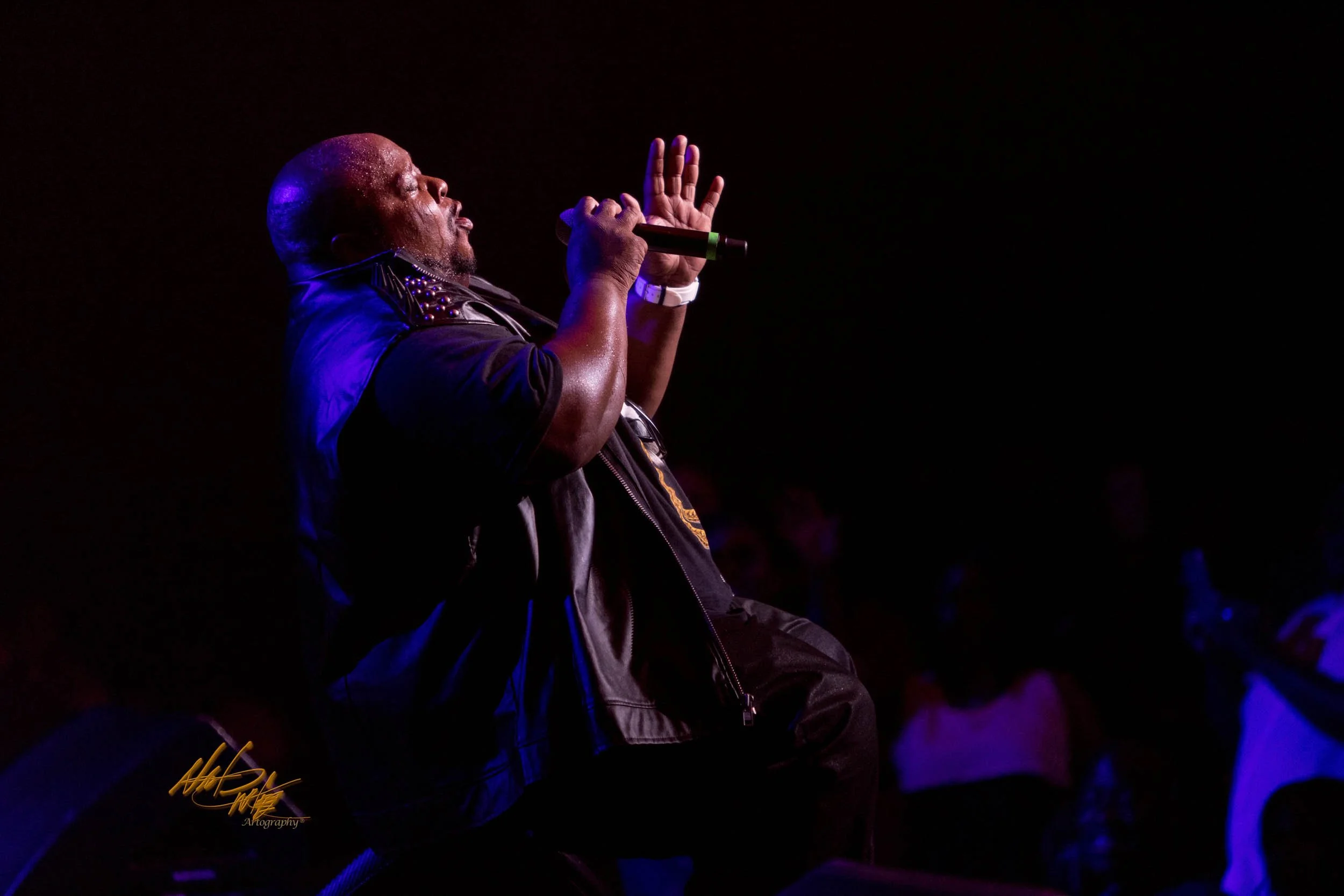 Concert photography featuring DRU HILL captured by Nat Carter for Nat Carter Artography. Copyright © Nat Carter Nat Carter Artography 2022 All Rights Reserved.