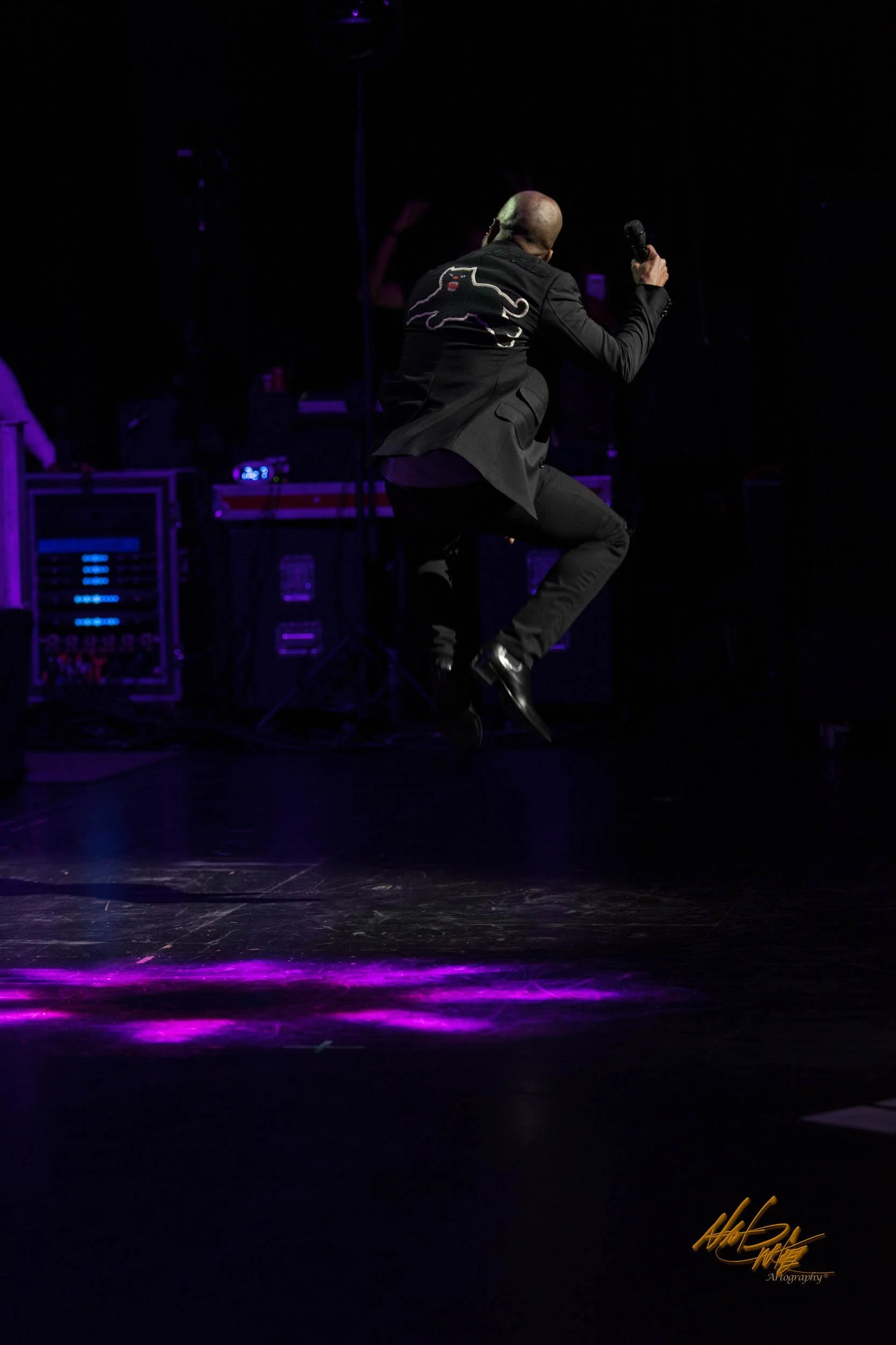 Concert photography featuring KIRK FRANKLIN captured by Nat Carter for Nat Carter Artography. Copyright © Nat Carter, Nat Carter Artography 2022 All Rights Reserved.