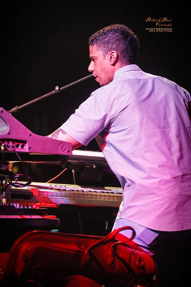 Concert photography featuring MINT CONDITION captured by Nat Carter for Nat Carter Artography. Copyright © Nat Carter, Nat Carter Artography 2022 All Rights Reserved.