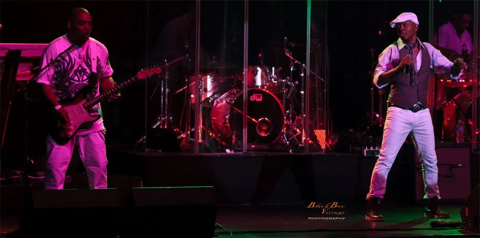 Concert photography featuring MINT CONDITION captured by Nat Carter for Nat Carter Artography. Copyright © Nat Carter, Nat Carter Artography 2022 All Rights Reserved.