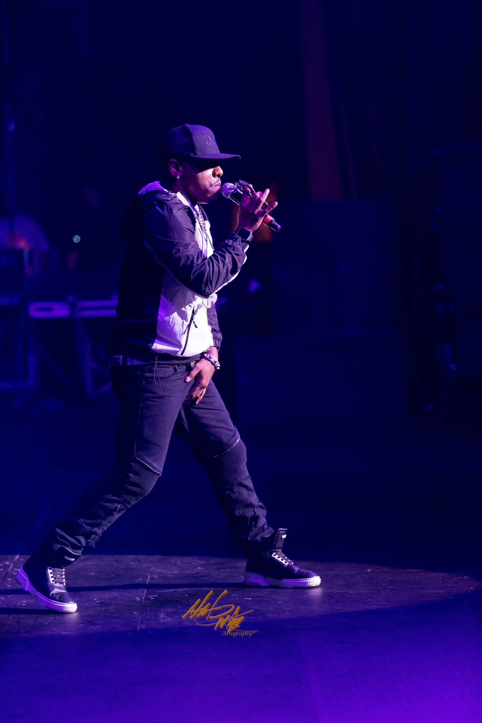 Concert photography featuring DRU HILL captured by Nat Carter for Nat Carter Artography. Copyright © Nat Carter Nat Carter Artography 2022 All Rights Reserved.