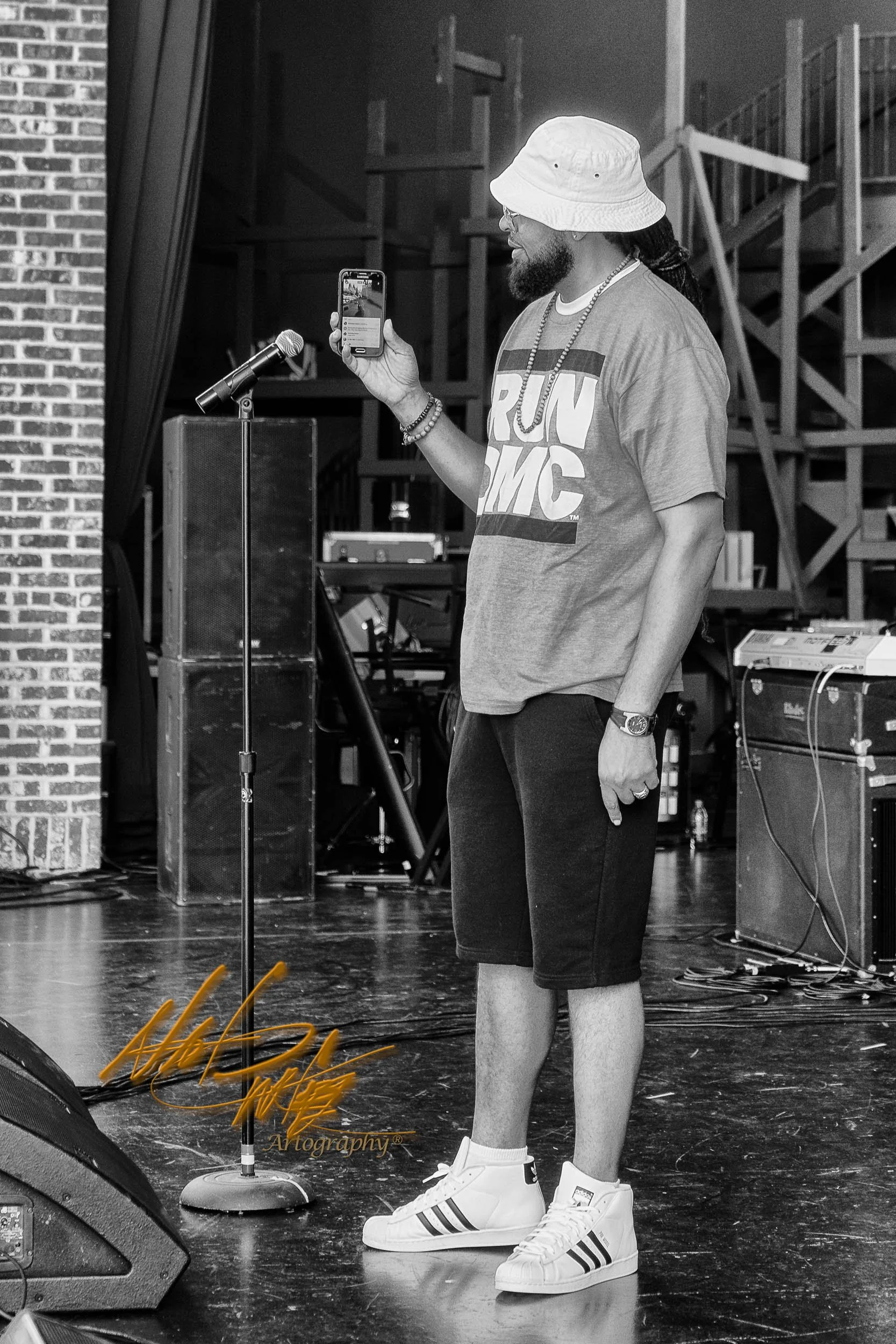 Jane Eugene & LOOSE ENDS captured by Nat Carter for Nat Carter Artography. Copyright © Nat Carter Nat Carter Artography 2022 All Rights Reserved.