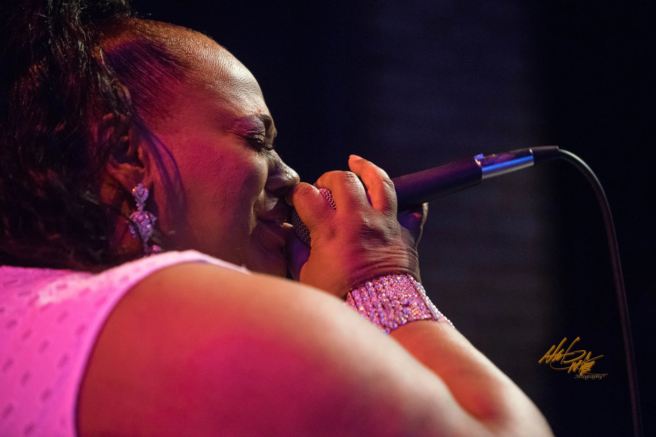 Jane Eugene & LOOSE ENDS captured by Nat Carter for Nat Carter Artography. Copyright © Nat Carter Nat Carter Artography 2022 All Rights Reserved.