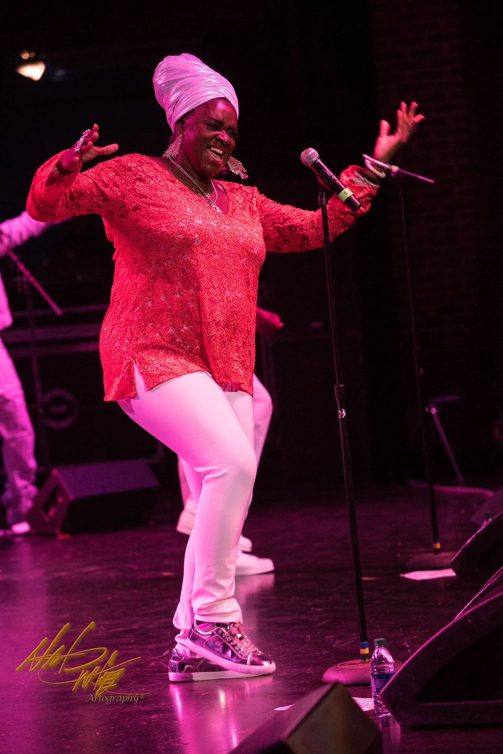 Jane Eugene & LOOSE ENDS captured by Nat Carter for Nat Carter Artography. Copyright © Nat Carter Nat Carter Artography 2022 All Rights Reserved.