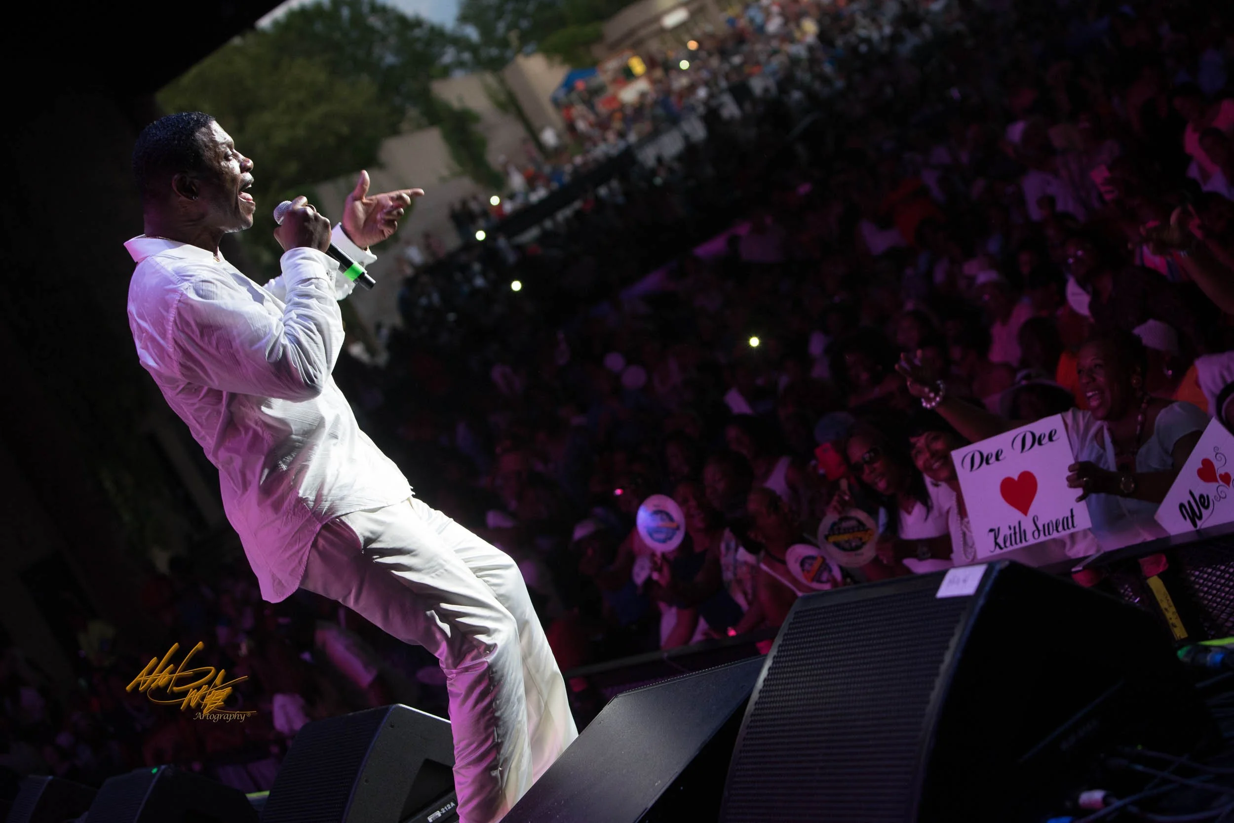 Concert photography featuring KEITH SWEAT captured by Nat Carter for Nat Carter Artography. Copyright © Nat Carter, Nat Carter Artography 2022 All Rights Reserved.