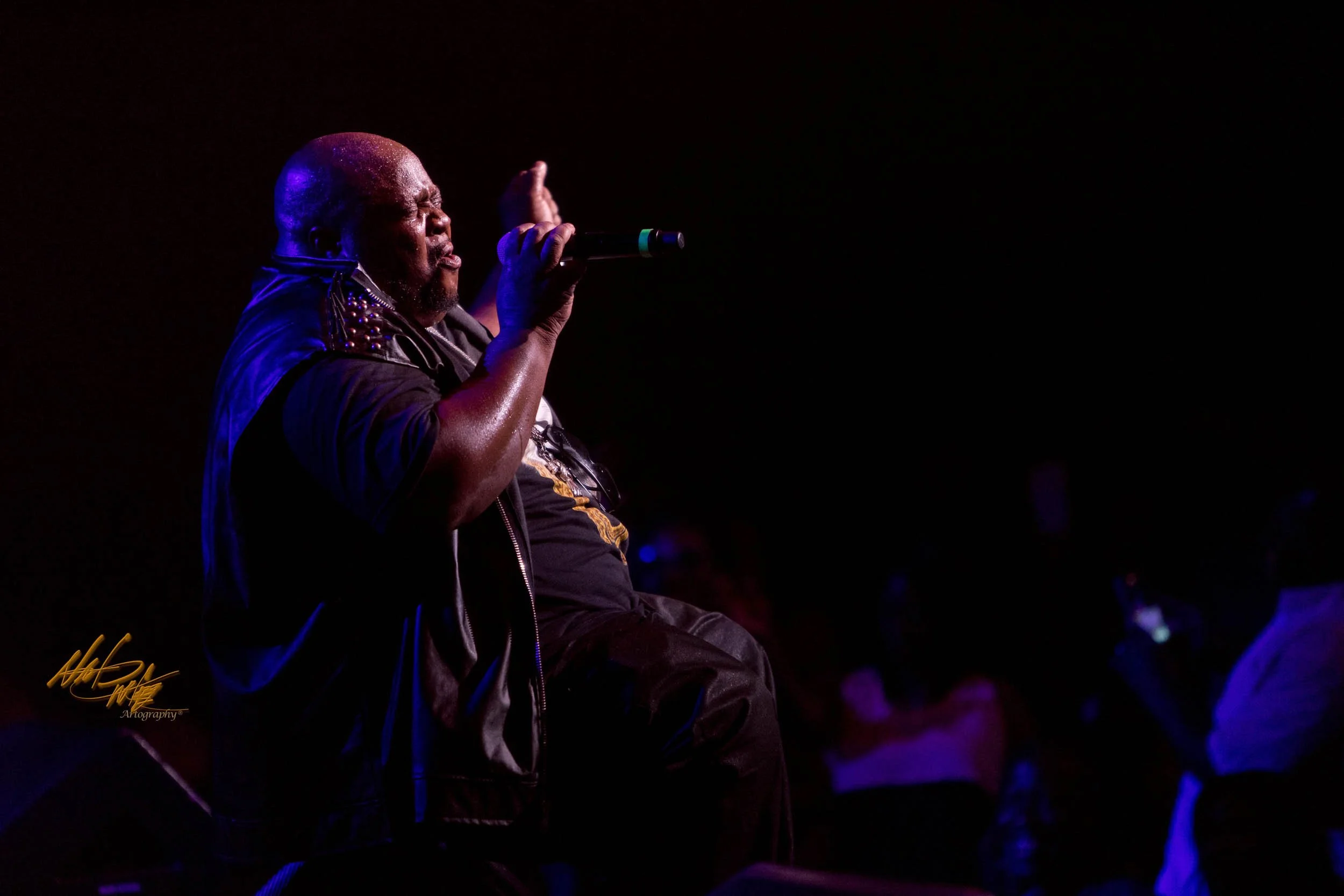 Concert photography featuring DRU HILL captured by Nat Carter for Nat Carter Artography. Copyright © Nat Carter Nat Carter Artography 2022 All Rights Reserved.