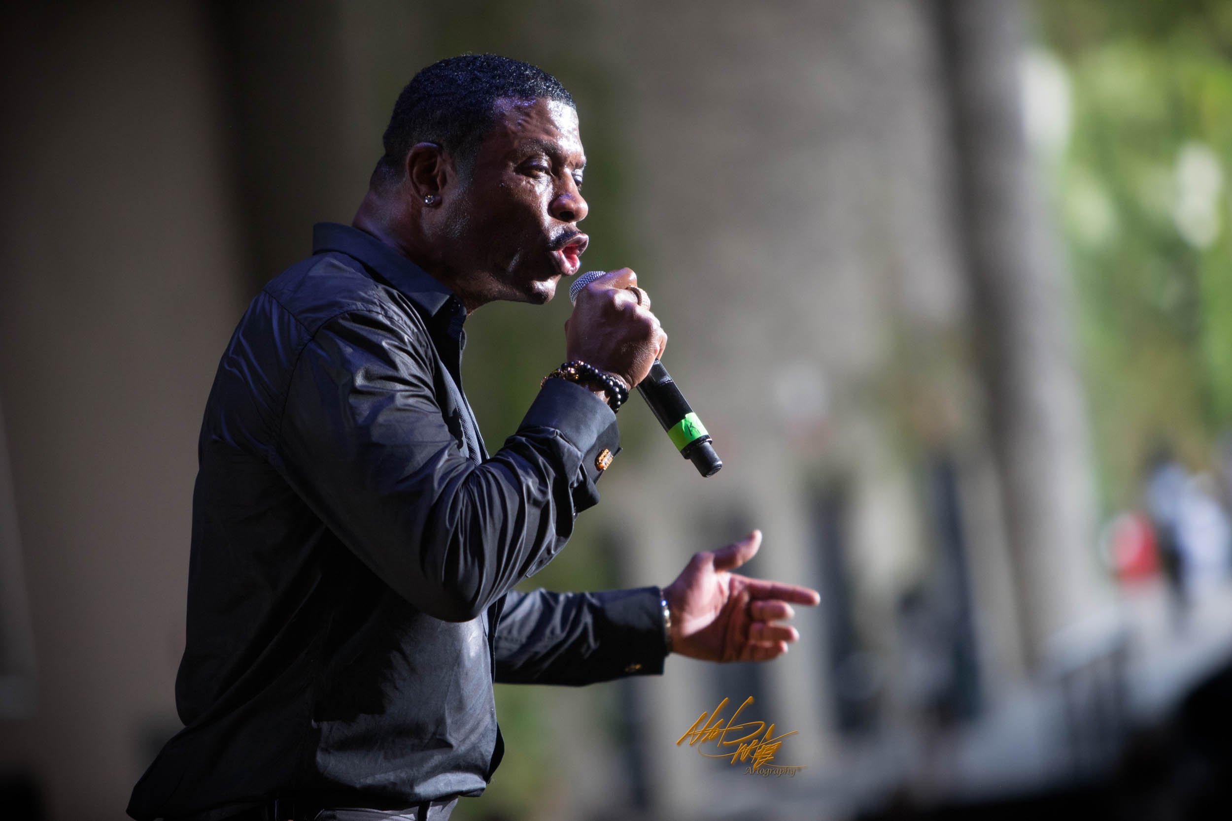 Concert photography featuring KEITH SWEAT captured by Nat Carter for Nat Carter Artography. Copyright © Nat Carter, Nat Carter Artography 2022 All Rights Reserved.