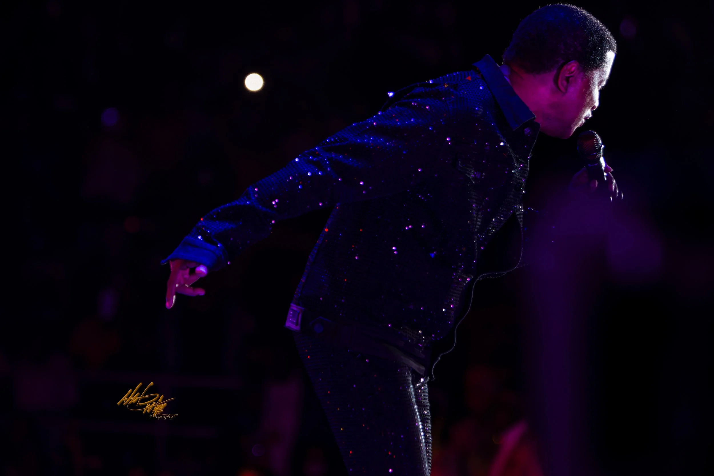Concert photography featuring Babyface captured by Nat Carter.