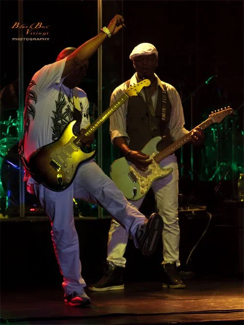 Concert photography featuring MINT CONDITION captured by Nat Carter for Nat Carter Artography. Copyright © Nat Carter, Nat Carter Artography 2022 All Rights Reserved.