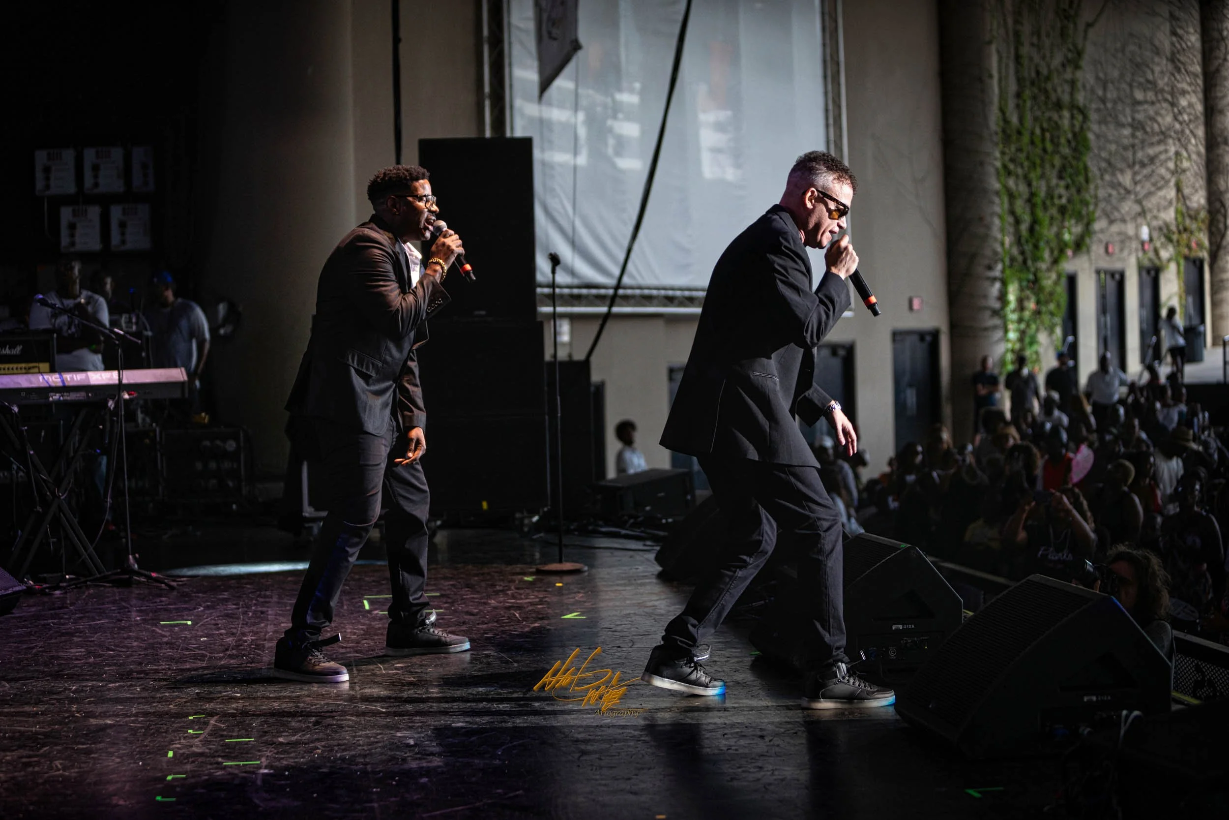 Concert photography featuring KID N PLAY captured by Nat Carter for Nat Carter Artography. Copyright © Nat Carter, Nat Carter Artography 2022 All Rights Reserved.