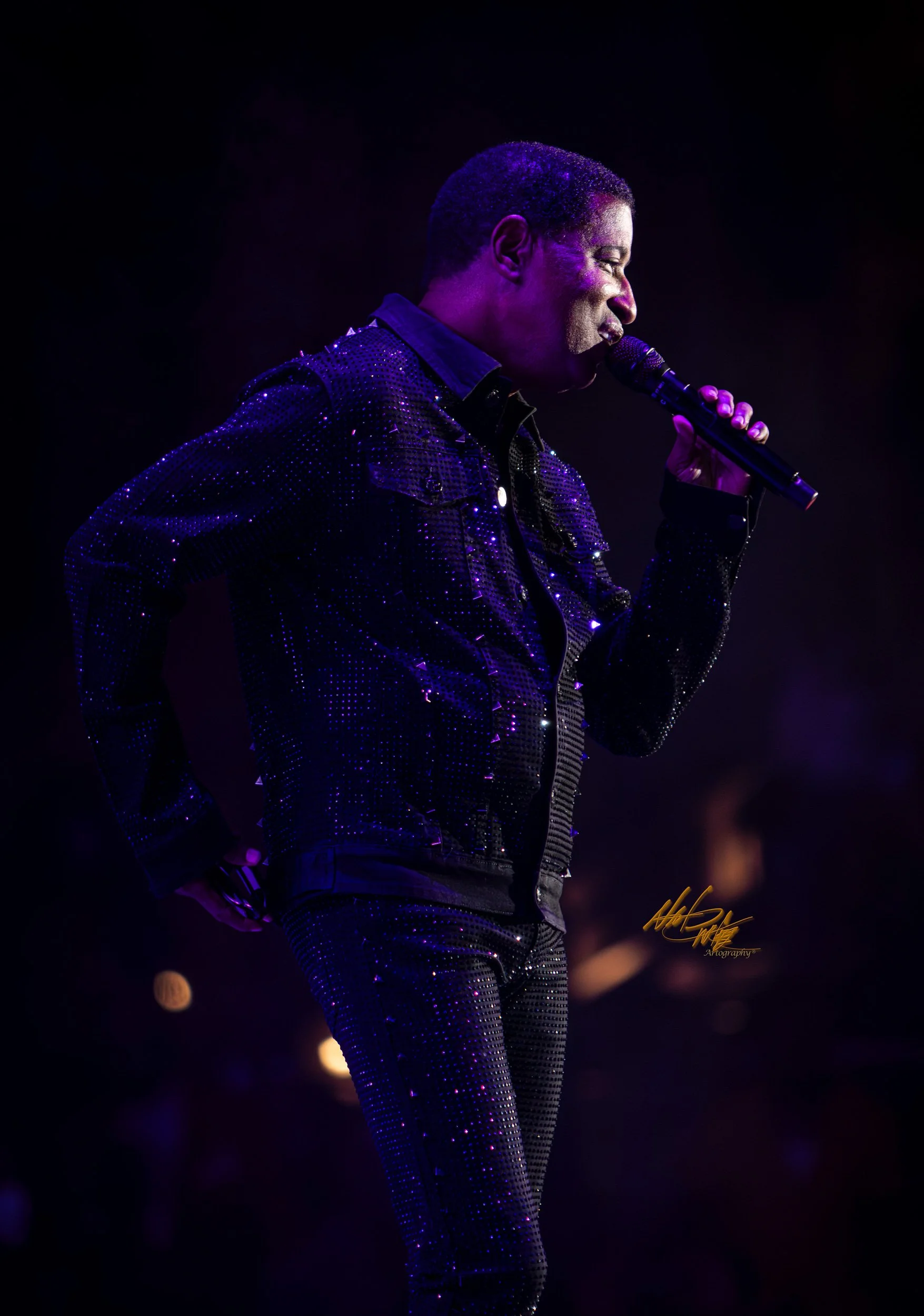 Concert photography featuring Babyface captured by Nat Carter.