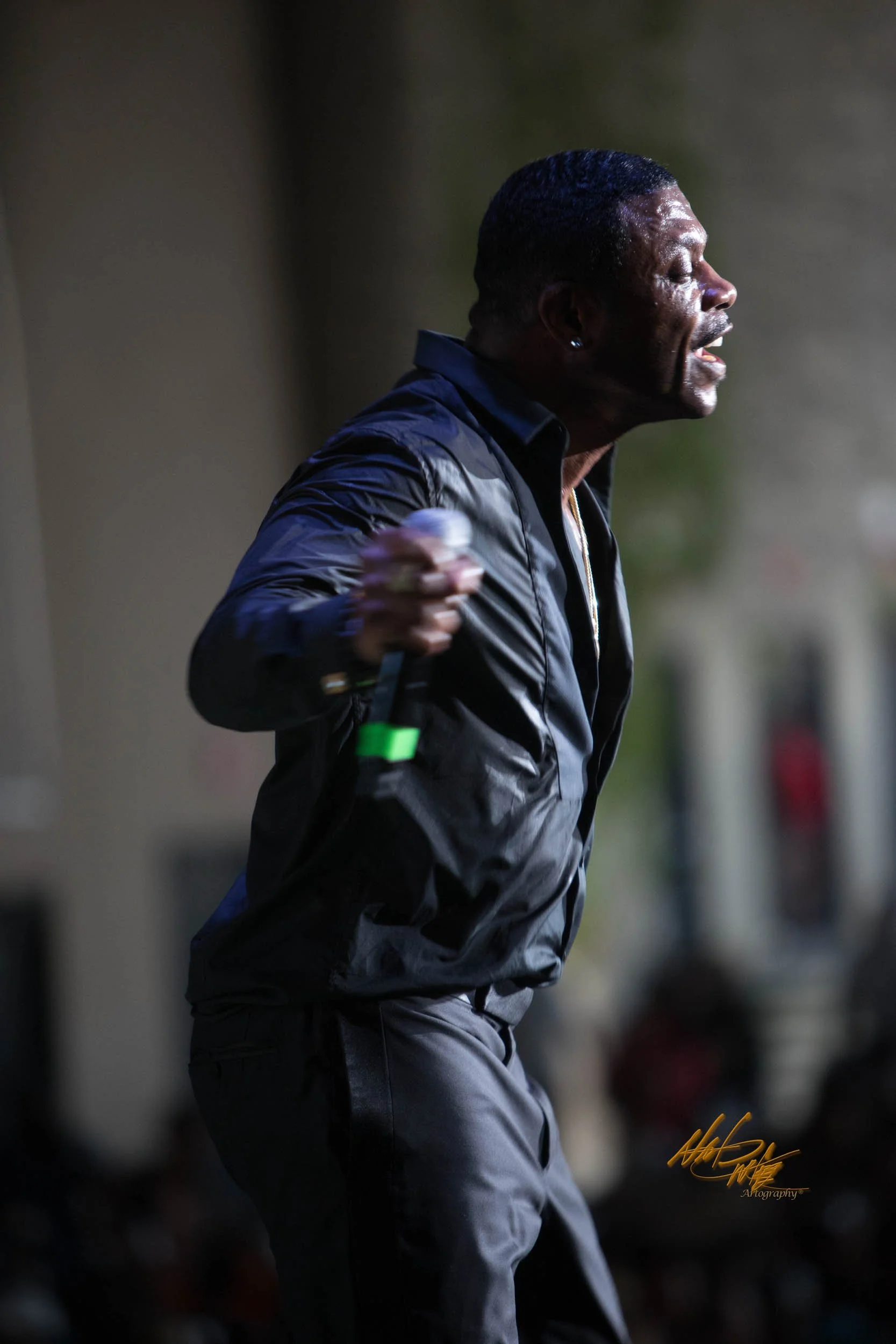 Concert photography featuring KEITH SWEAT captured by Nat Carter for Nat Carter Artography. Copyright © Nat Carter, Nat Carter Artography 2022 All Rights Reserved.