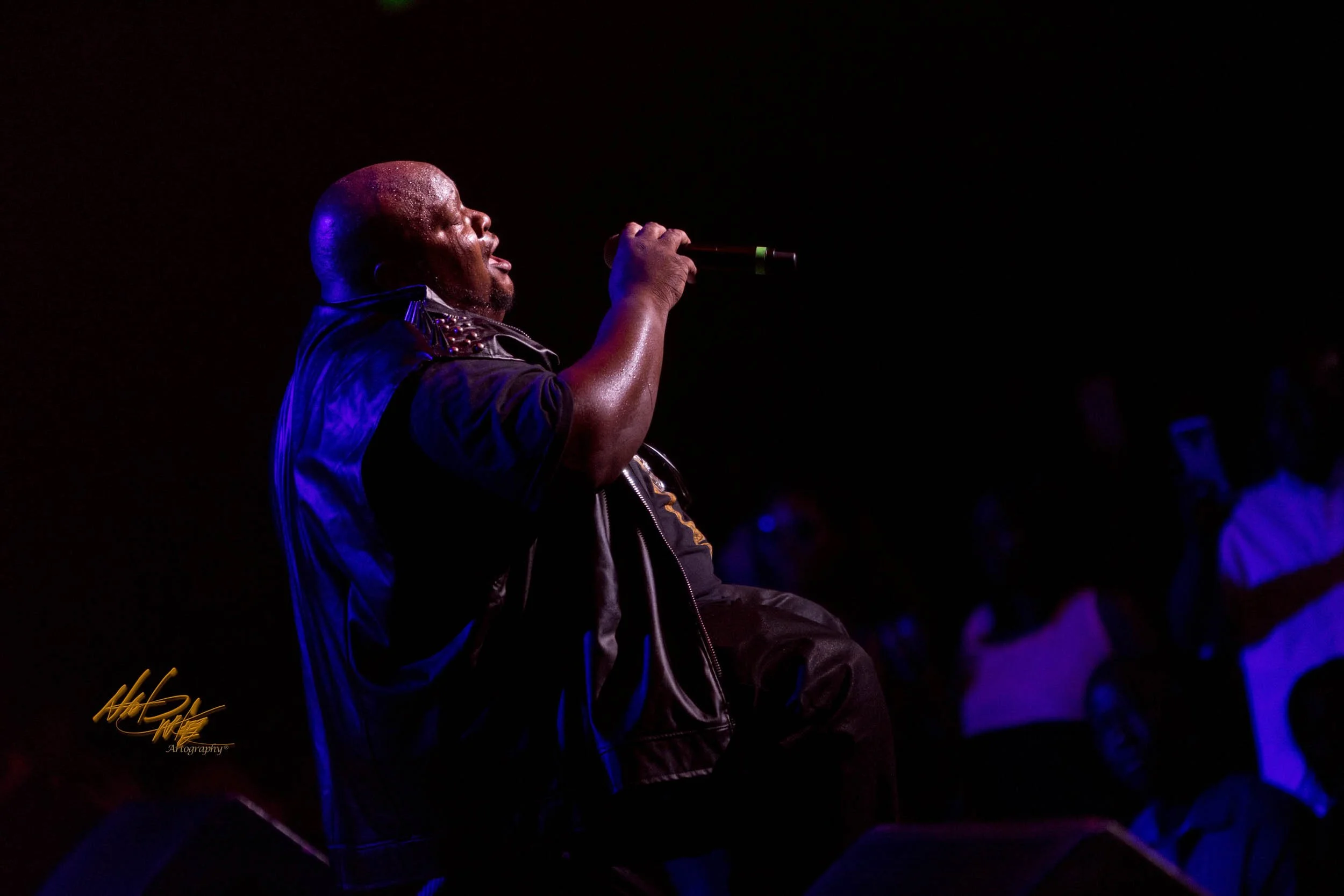 Concert photography featuring DRU HILL captured by Nat Carter for Nat Carter Artography. Copyright © Nat Carter Nat Carter Artography 2022 All Rights Reserved.