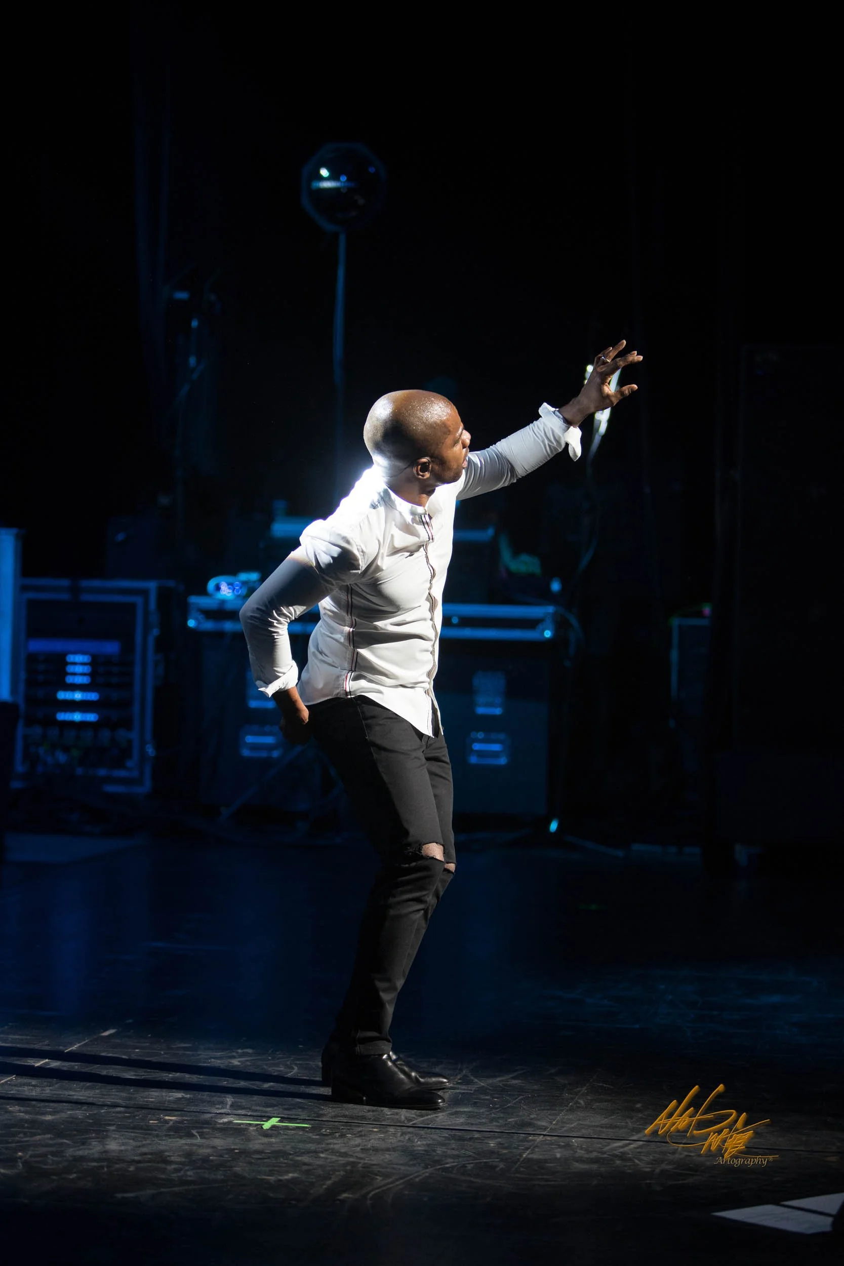 Concert photography featuring KIRK FRANKLIN captured by Nat Carter for Nat Carter Artography. Copyright © Nat Carter, Nat Carter Artography 2022 All Rights Reserved.