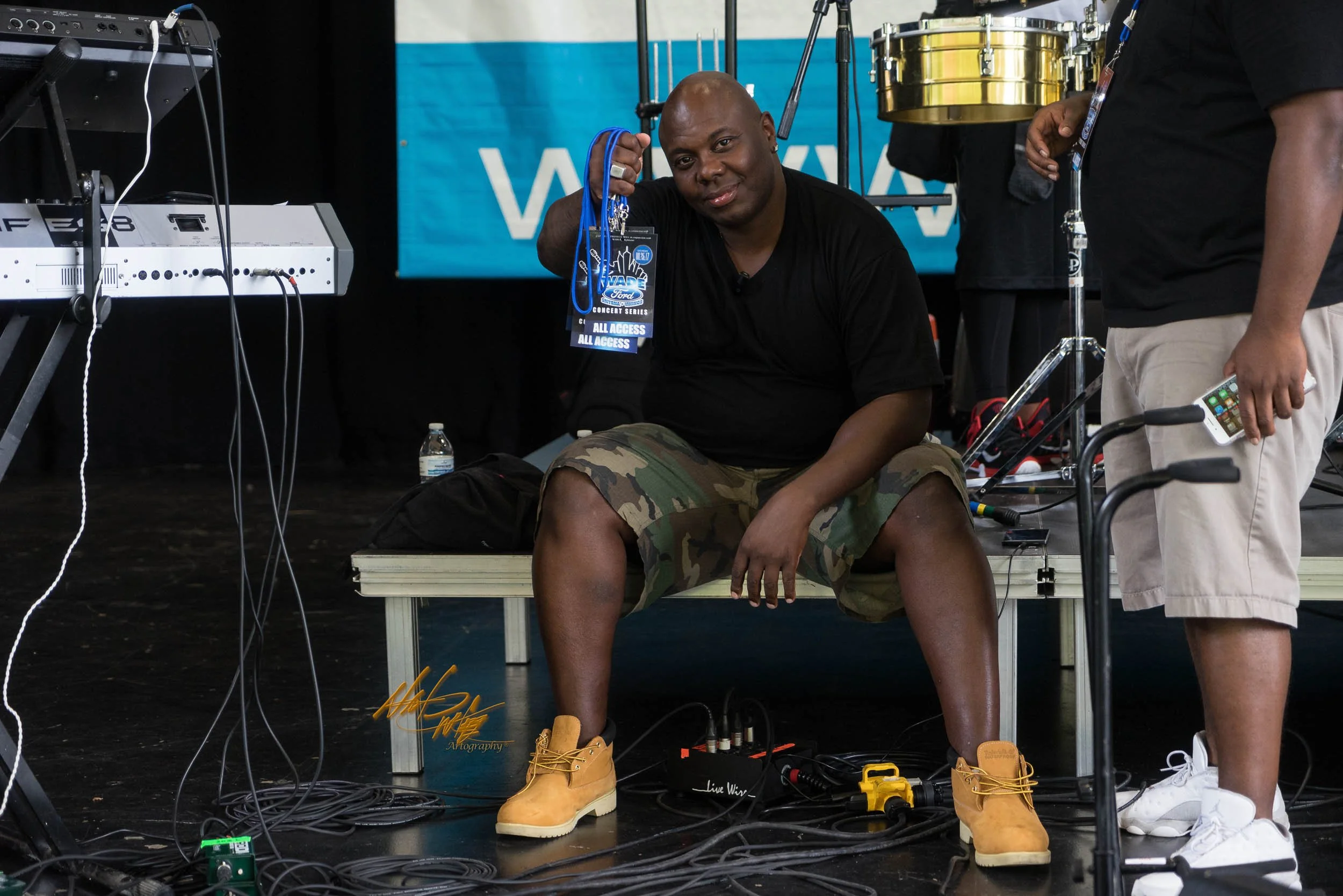 Jane Eugene & LOOSE ENDS captured by Nat Carter for Nat Carter Artography. Copyright © Nat Carter Nat Carter Artography 2022 All Rights Reserved.