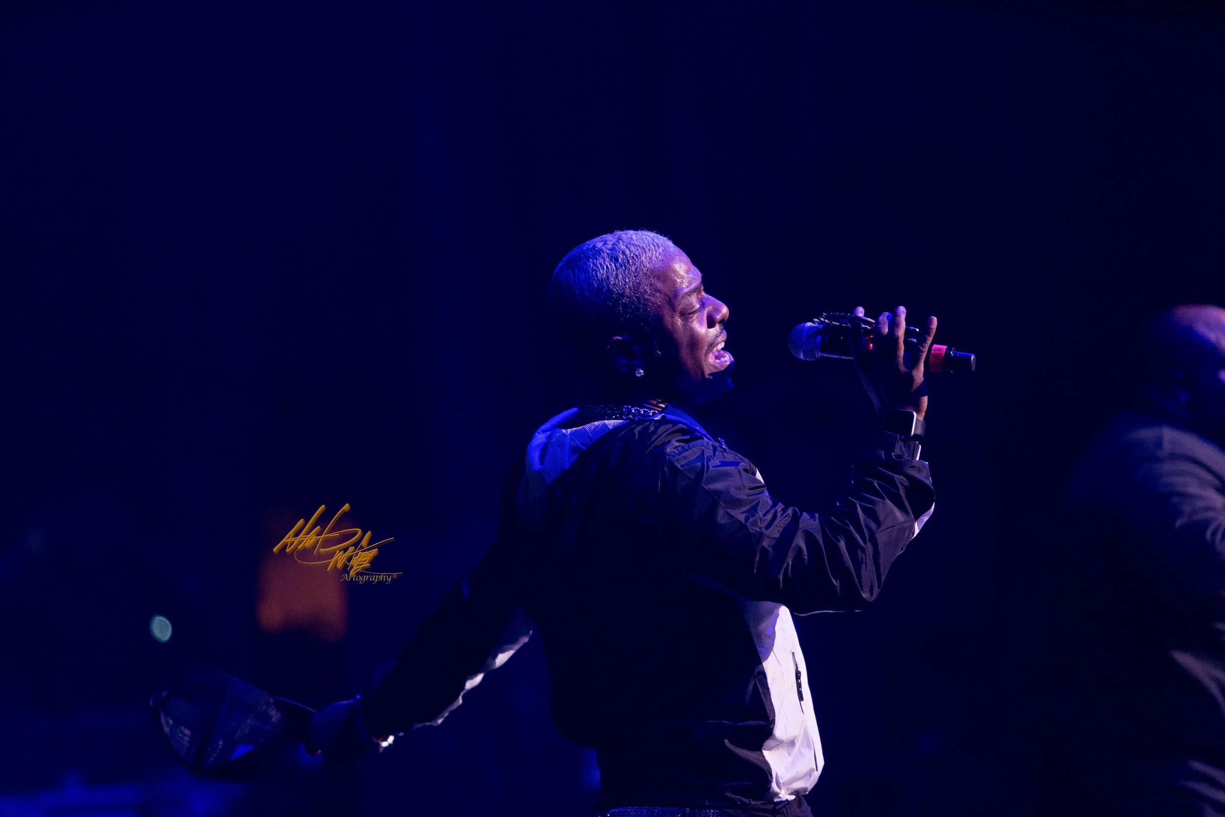 Concert photography featuring DRU HILL captured by Nat Carter for Nat Carter Artography. Copyright © Nat Carter Nat Carter Artography 2022 All Rights Reserved.