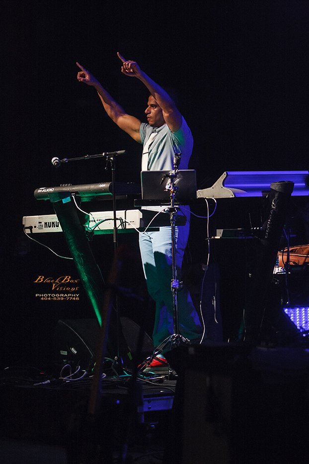 Concert photography featuring MINT CONDITION captured by Nat Carter for Nat Carter Artography. Copyright © Nat Carter, Nat Carter Artography 2022 All Rights Reserved.